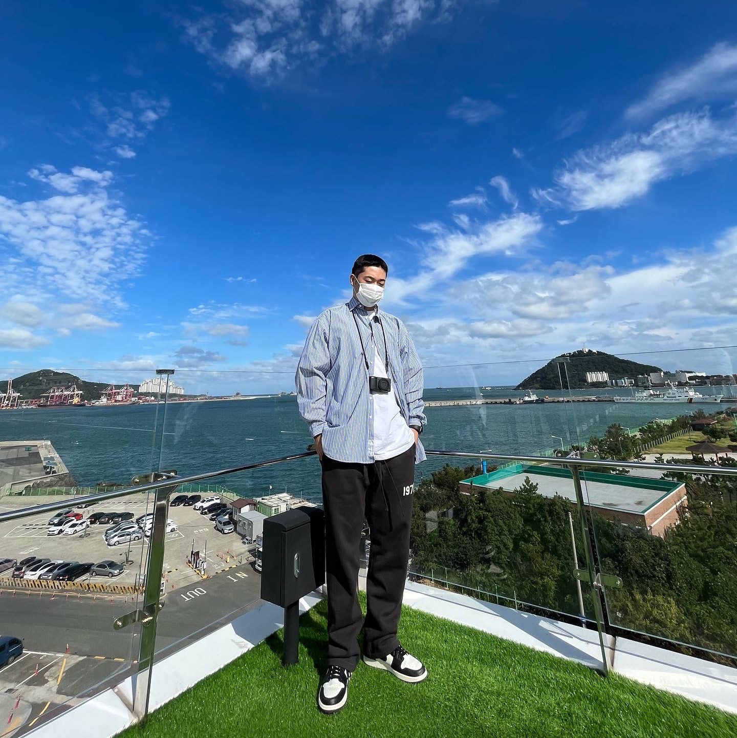 Essentials 1977 Relaxed Sweatpants Iron - 22SS, Jordan 1 Retro High OG Black Mocha 착용 스타일