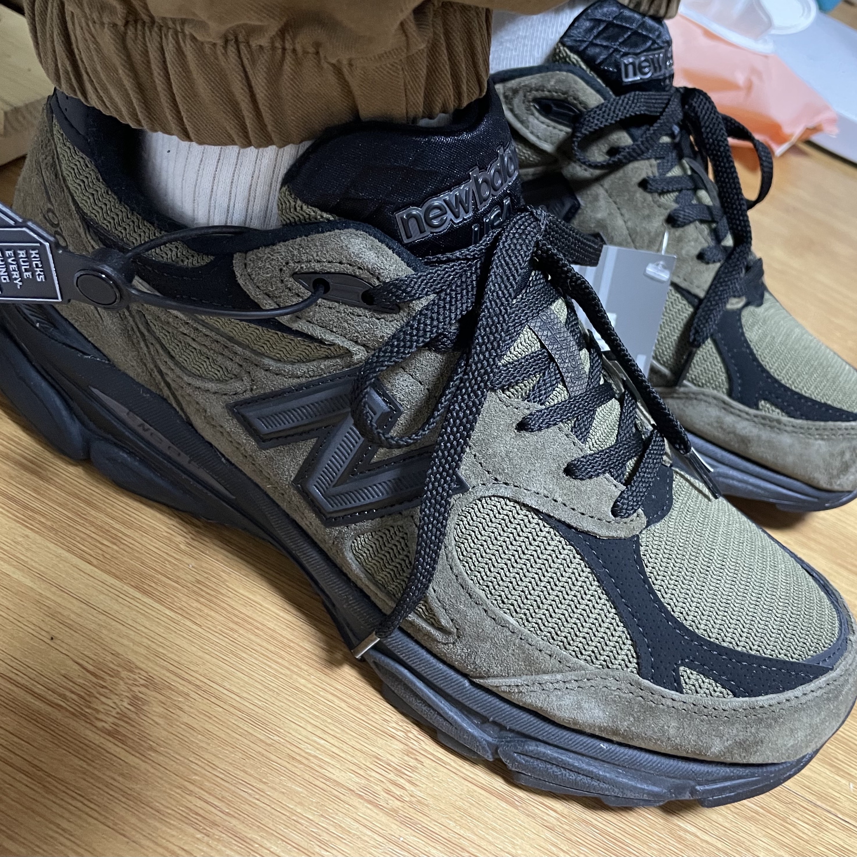 New Balance x JJJJound 990v3 Brown Black 착용 스타일 - 2