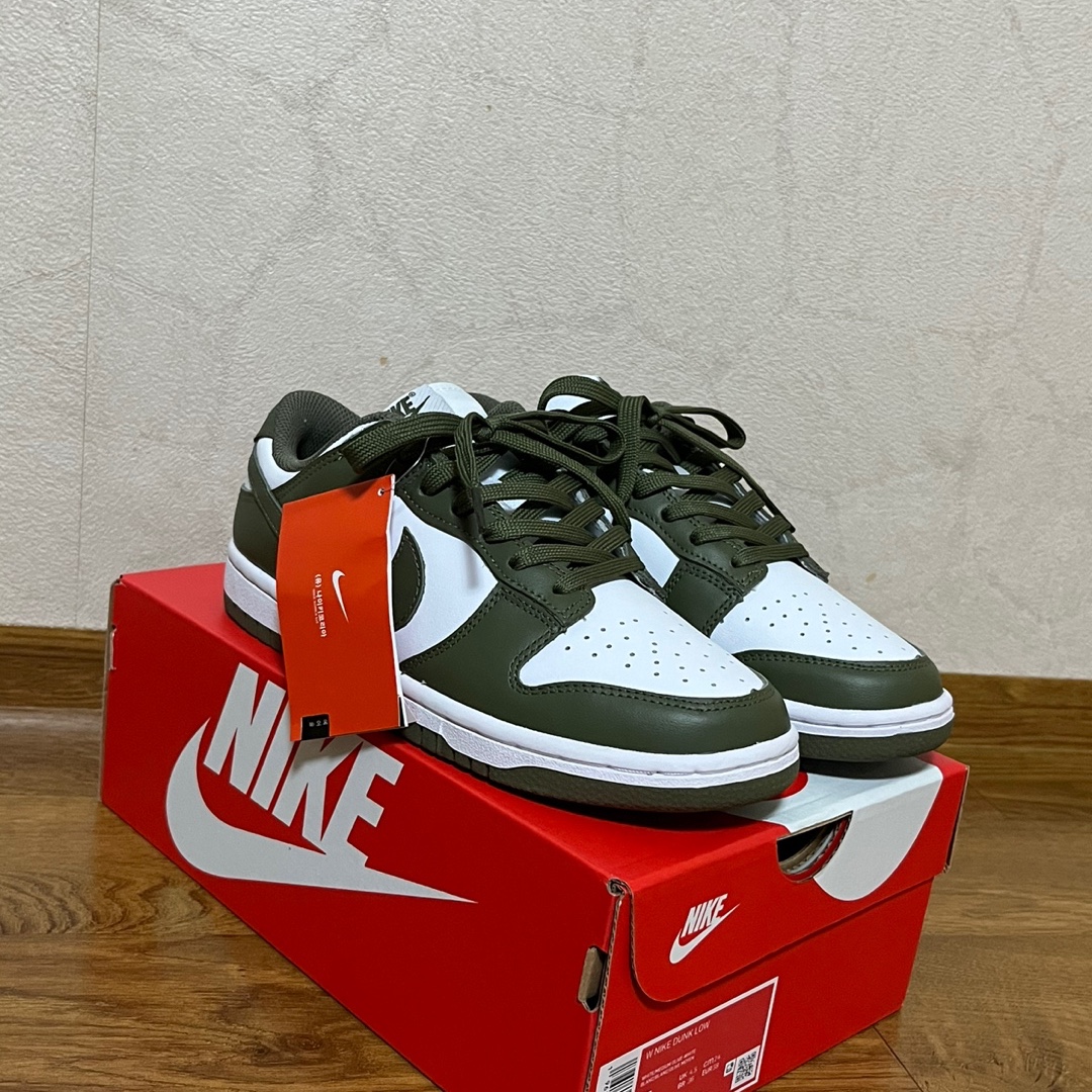 (W) Nike Dunk Low Medium Olive 착용 스타일 - 1