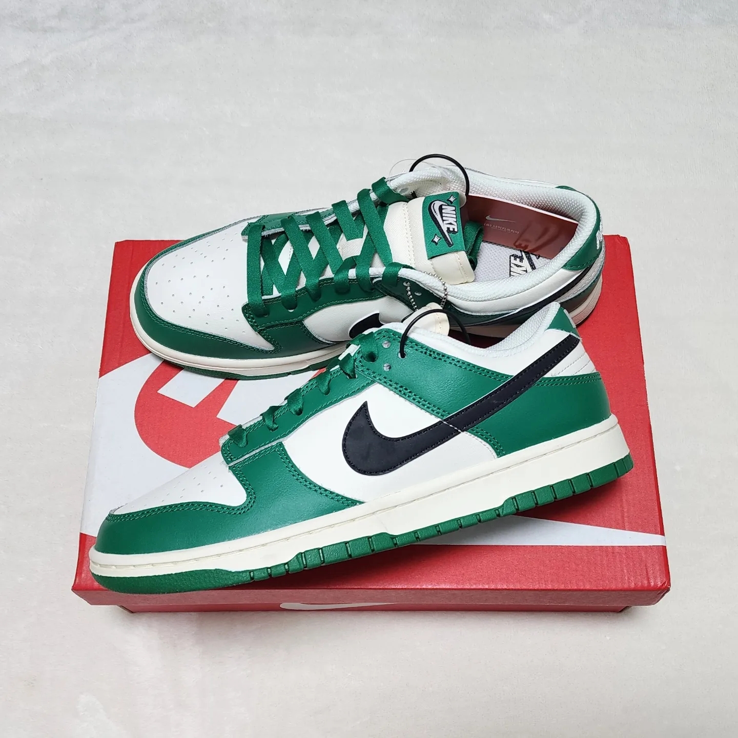 Nike Dunk Low Retro SE Jackpot Malachite 착용 스타일 - 2