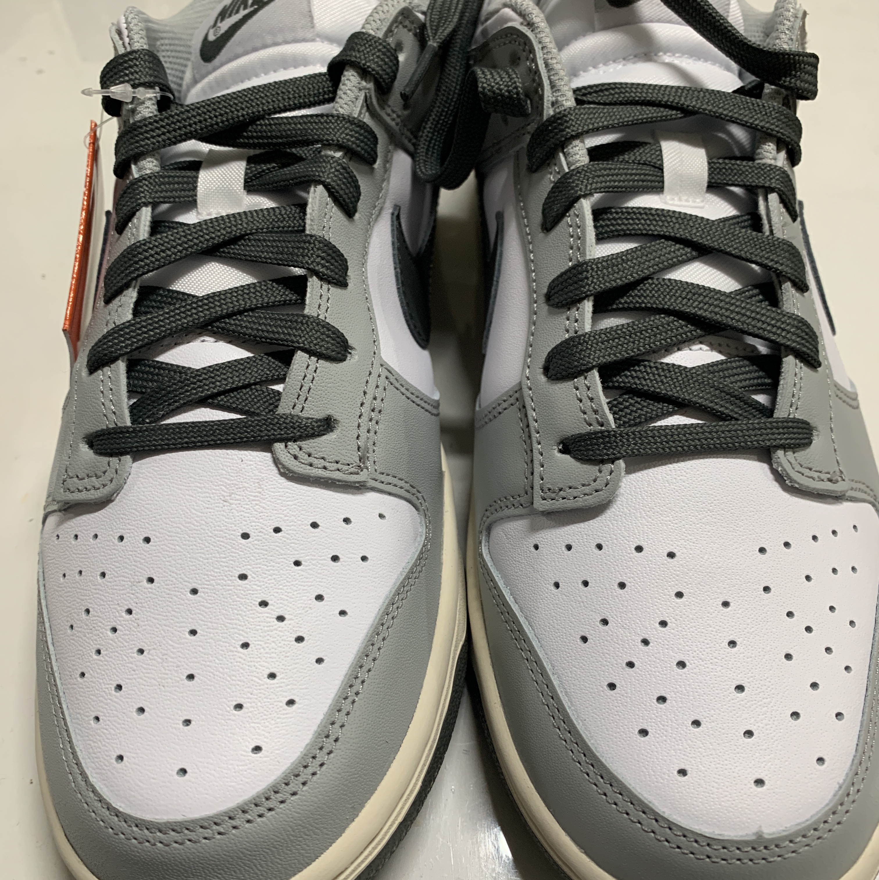 (W) Nike Dunk Low Light Smoke Grey 착용 스타일 - 1