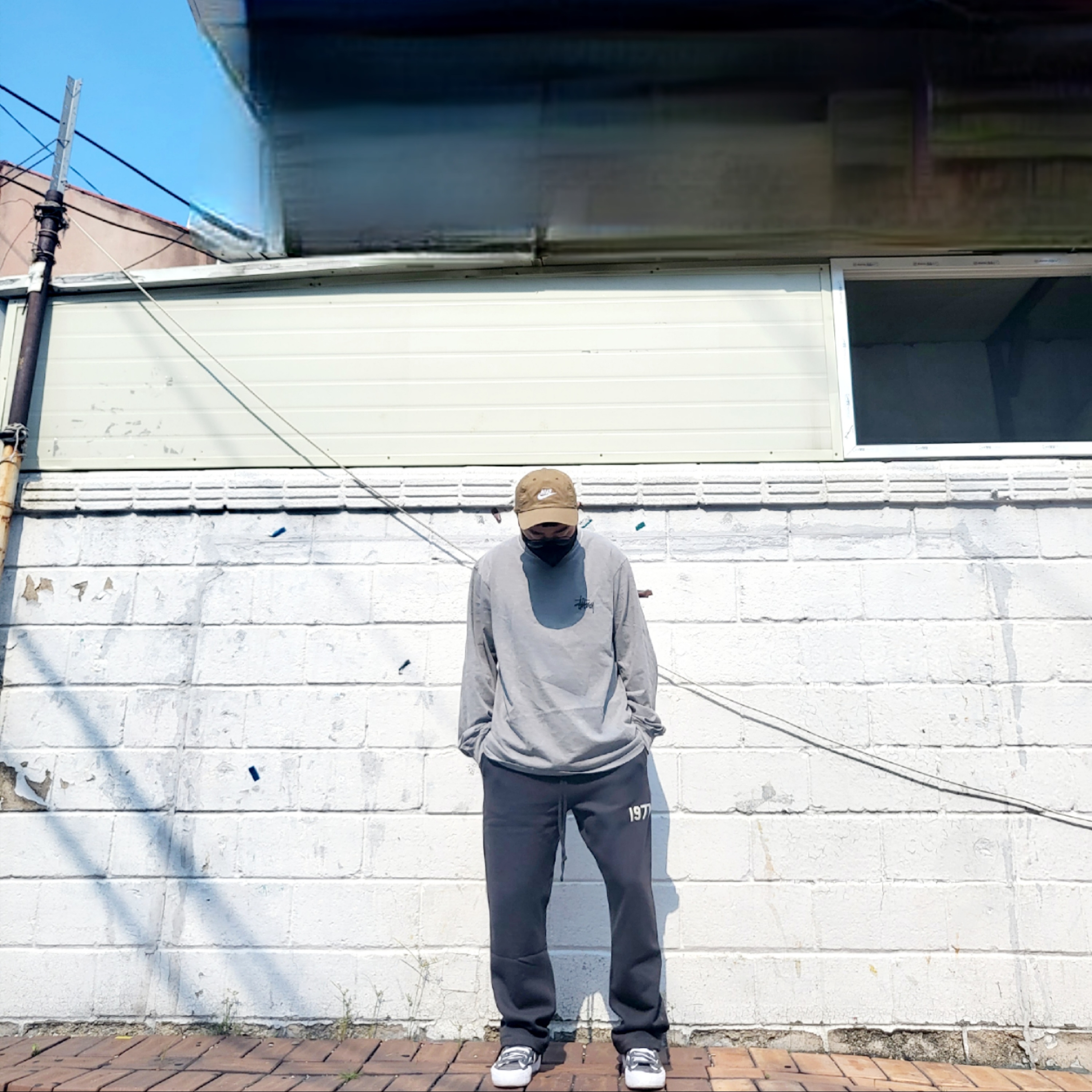 Nike Heritage 86 Futura Washed Cap Dark Driftwood, Stussy Basic Stussy Pigment Dyed LS T-Shirt Grey 2022 착용 스타일 - 1