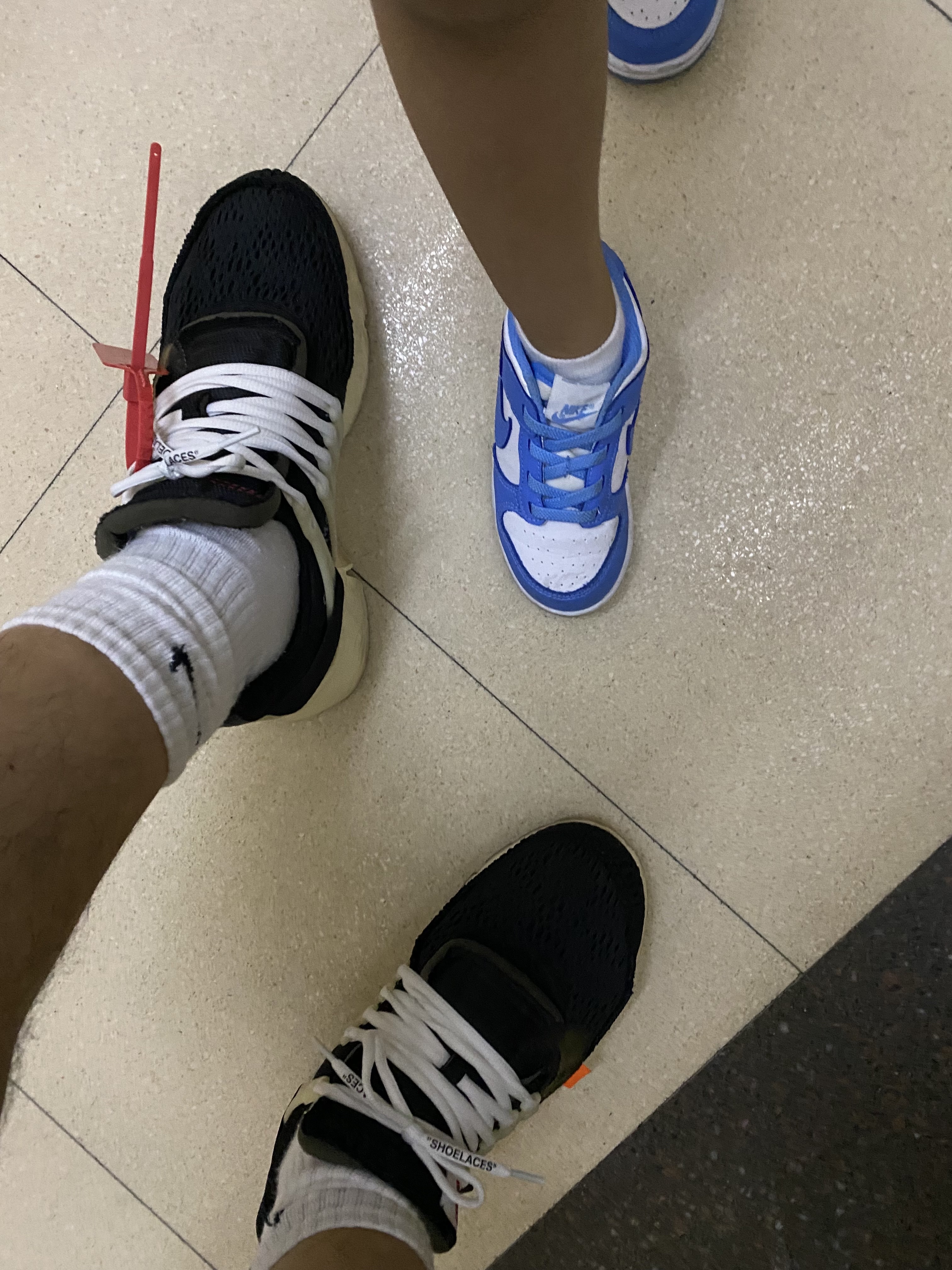 Nike x Off-White Air Presto OG The Ten, (TD) Nike Dunk Low University Blue 착용 스타일