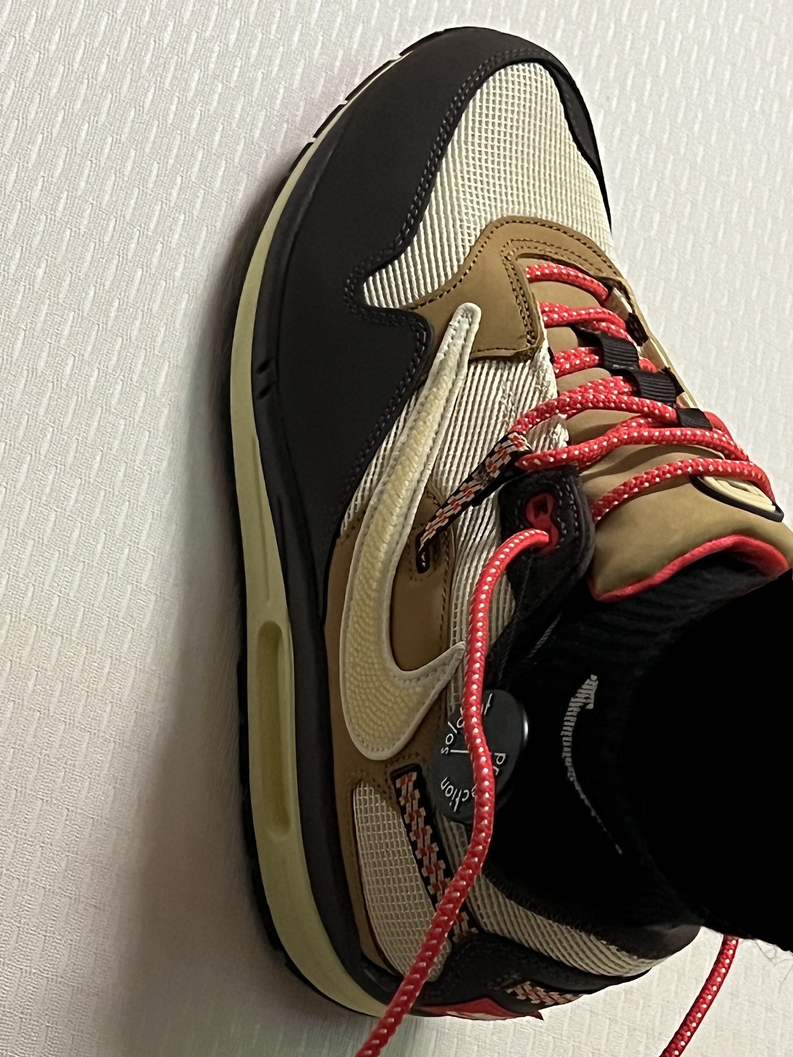 Nike x Travis Scott Air Max 1 Cact.us Brown 착용 스타일