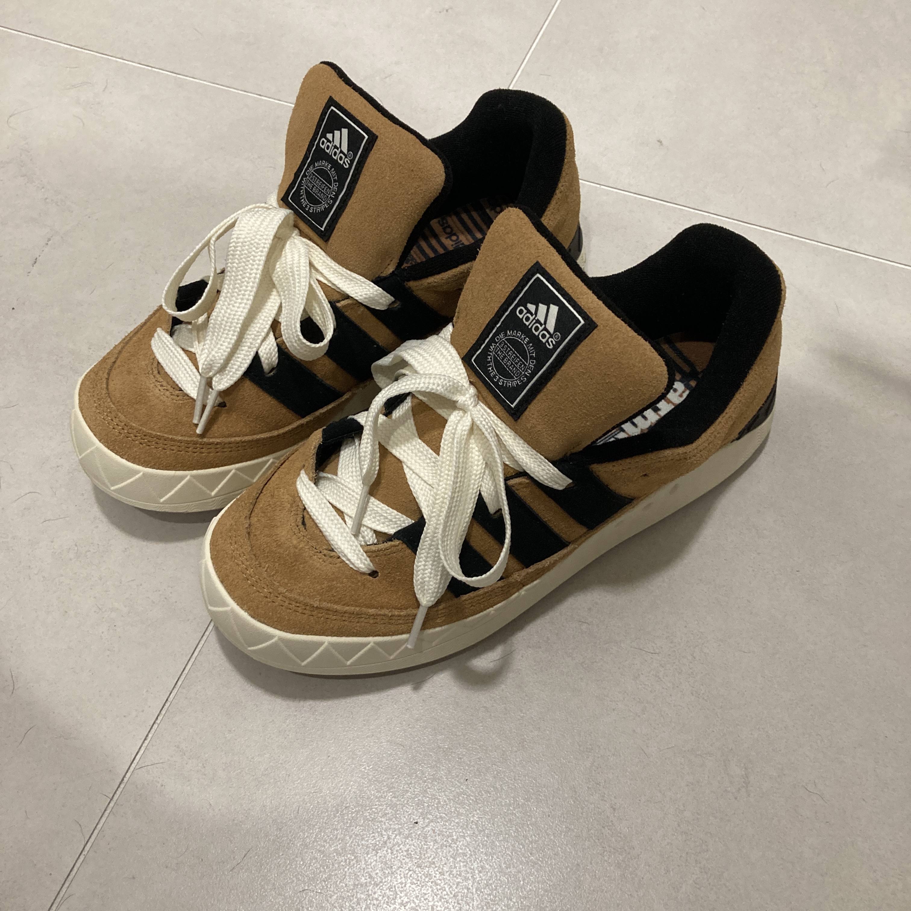 Adidas x Atmos Adimatic OG Shoebox 착용 스타일 - 1