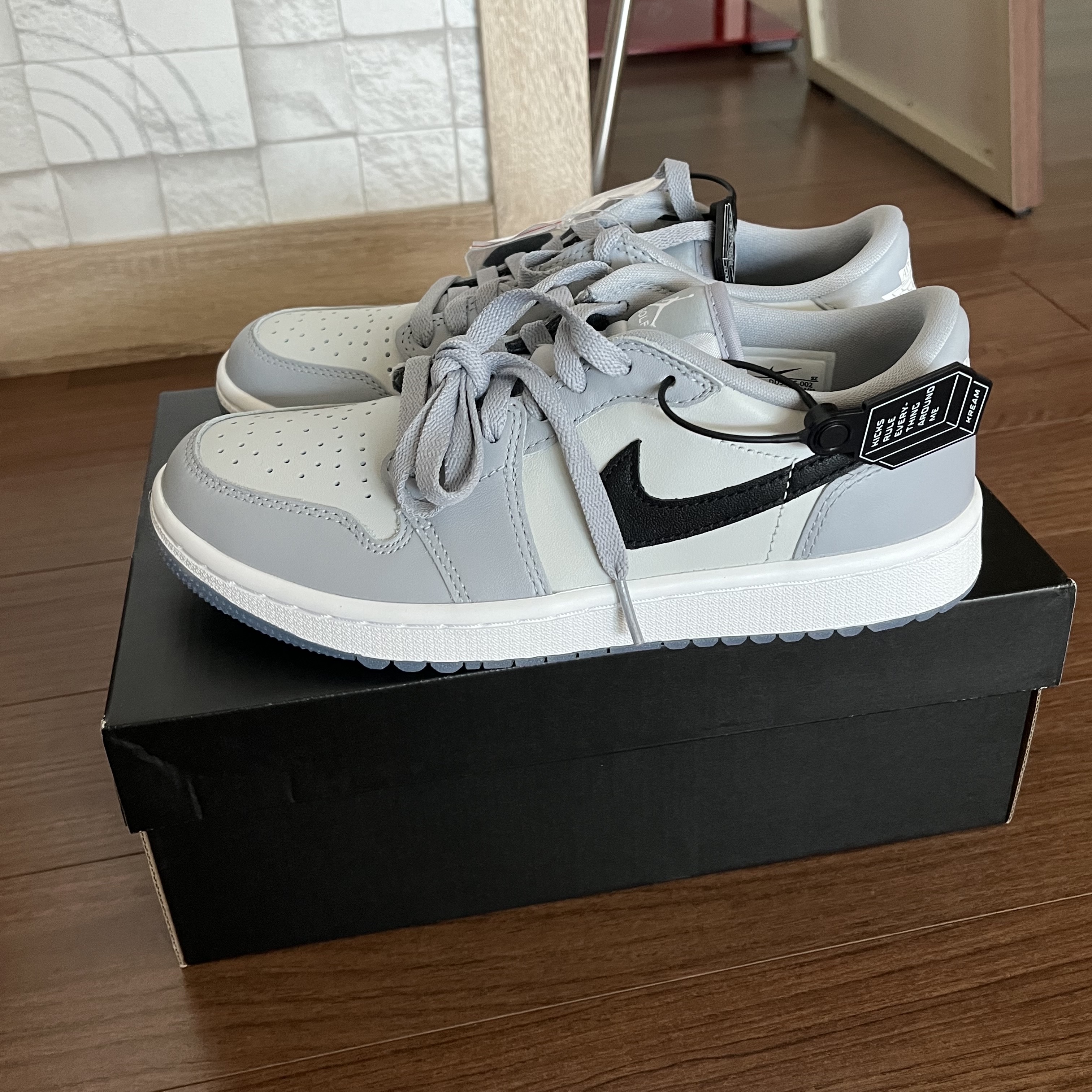 Jordan 1 Low Golf Wolf Grey 착용 스타일 - 2