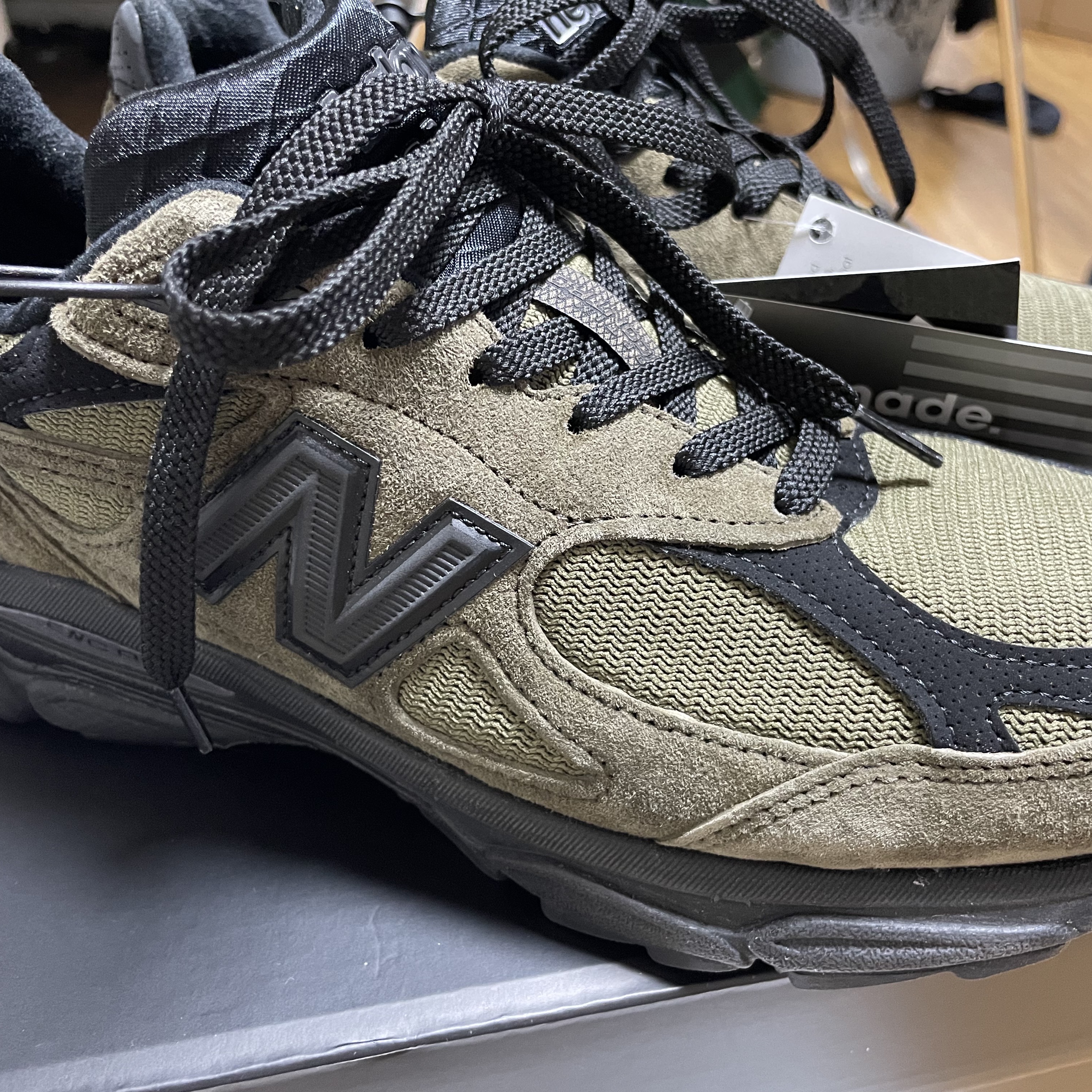 New Balance x JJJJound 990v3 Brown Black 착용 스타일 - 3