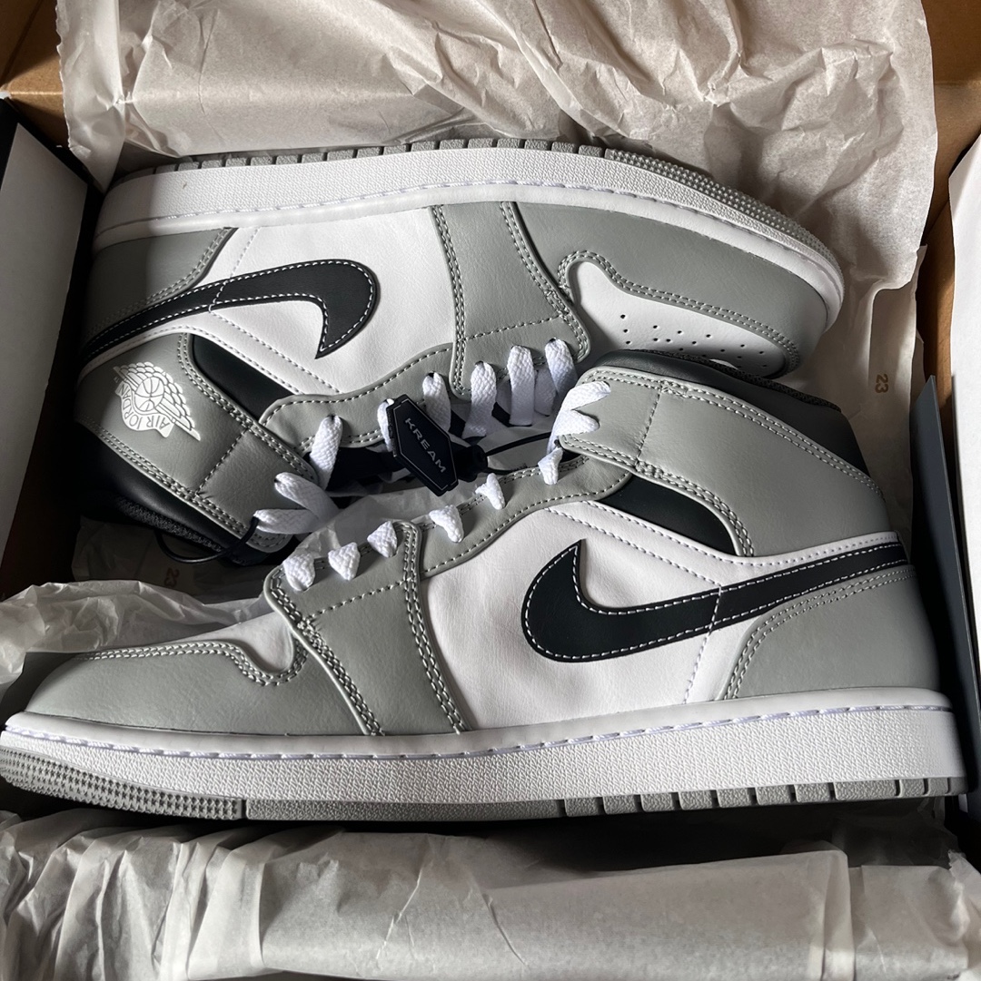 Jordan 1 Mid Light Smoke Grey Anthracite 착용 스타일
