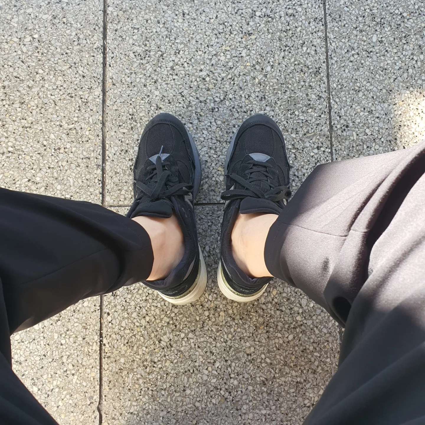New Balance 992 Made in USA Black 착용 스타일 - 3