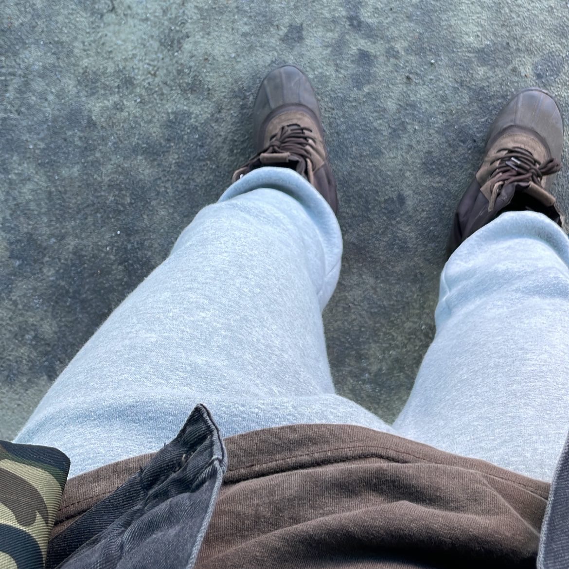 Adidas Yeezy 950 Chocolate 착용 스타일