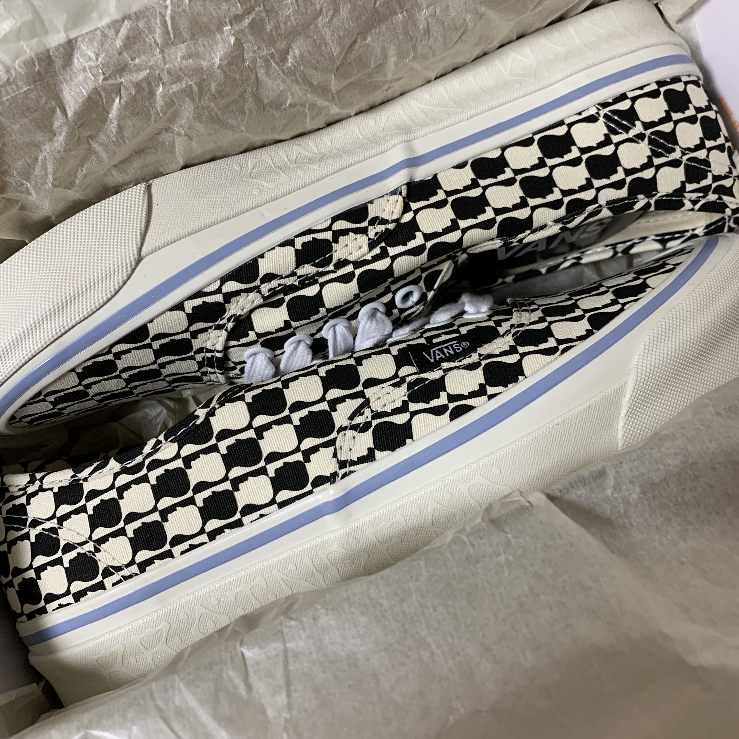 Vans Vault x Brain Dead OG Authentic LX Black White 착용 스타일
