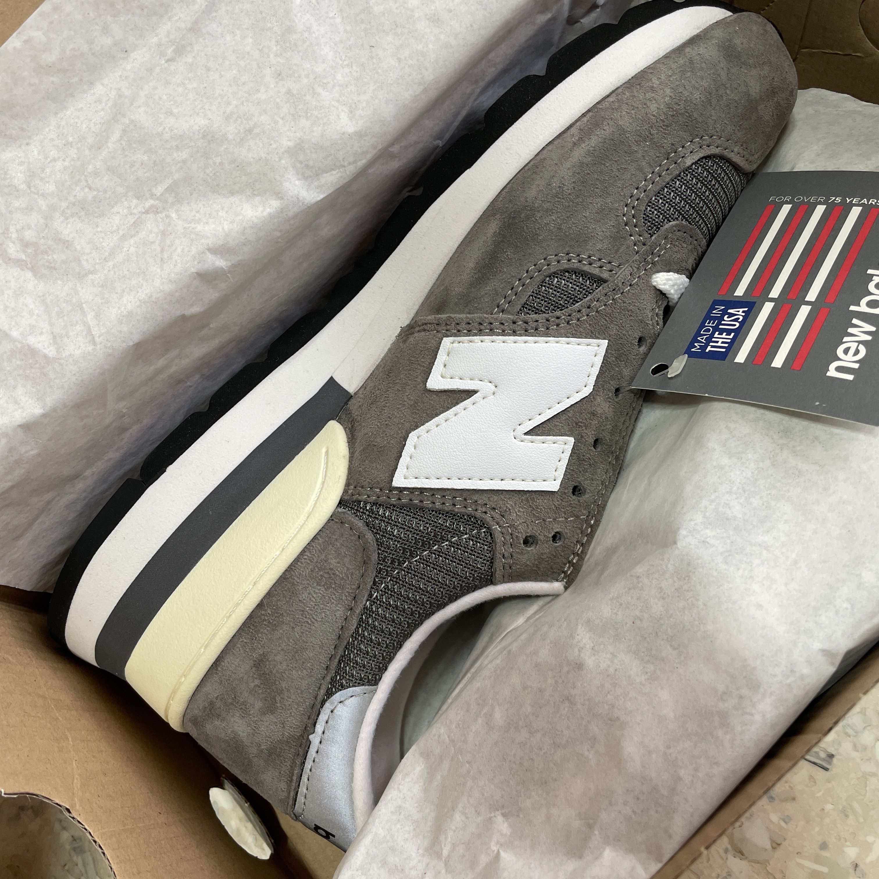 New Balance 990v1 Made in USA Grey White 착용 스타일