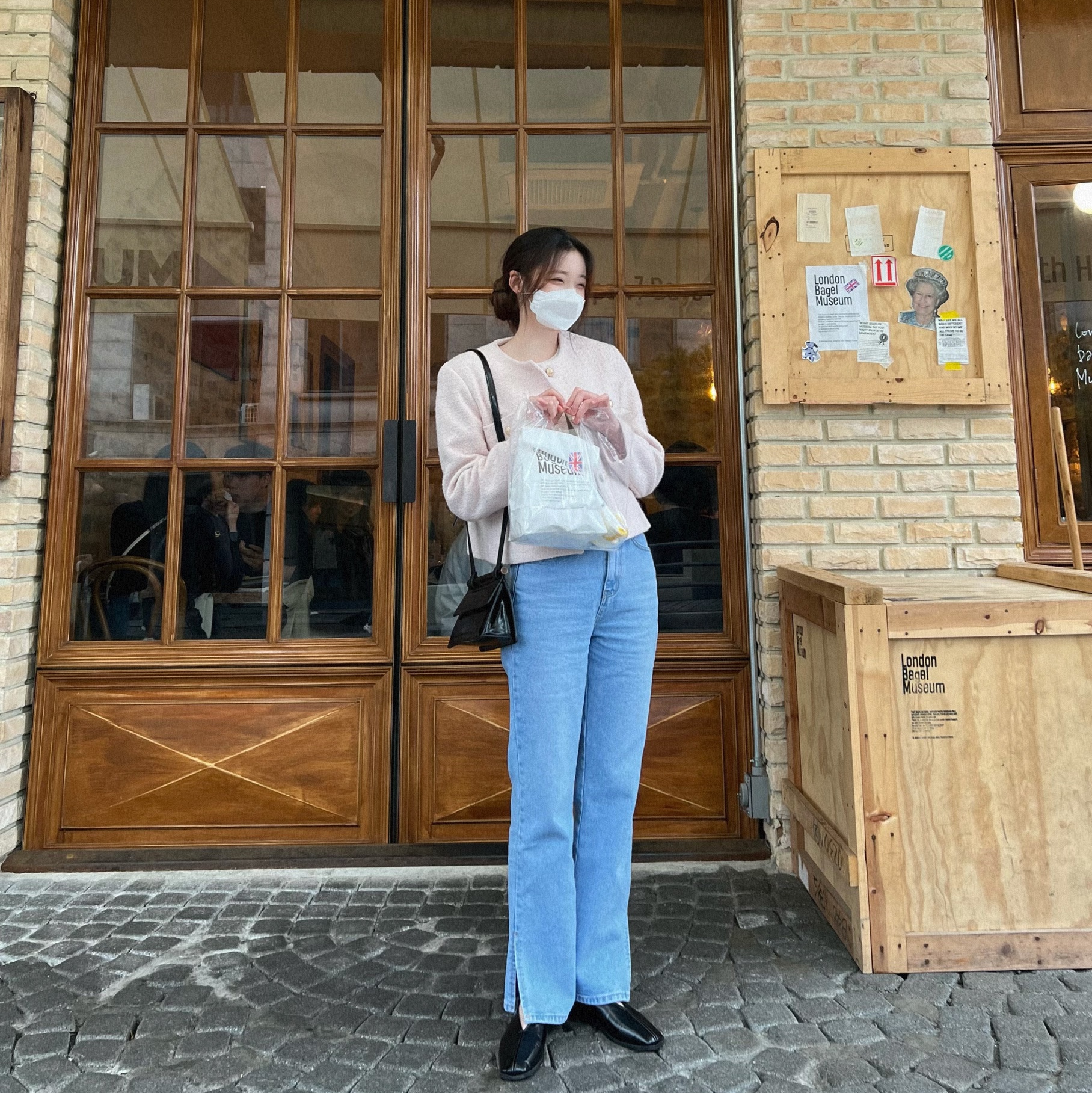 Lemaire Piped Slippers Black 착용 스타일