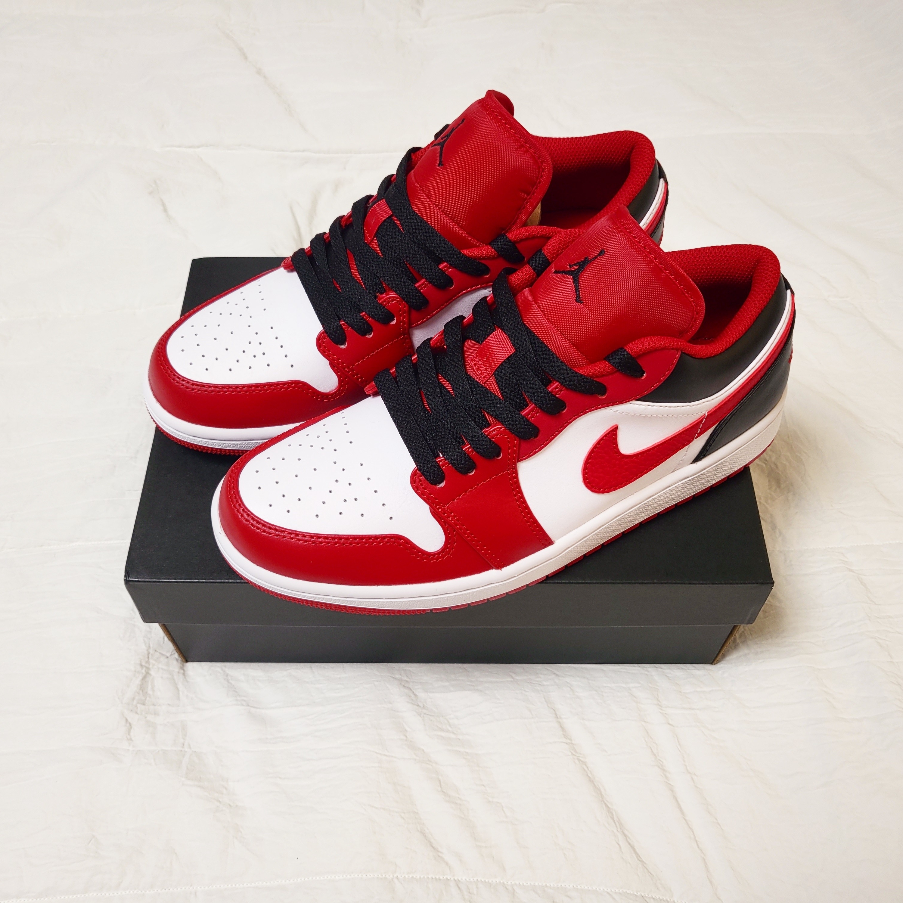 Jordan 1 Low White Gym Red Black 착용 스타일