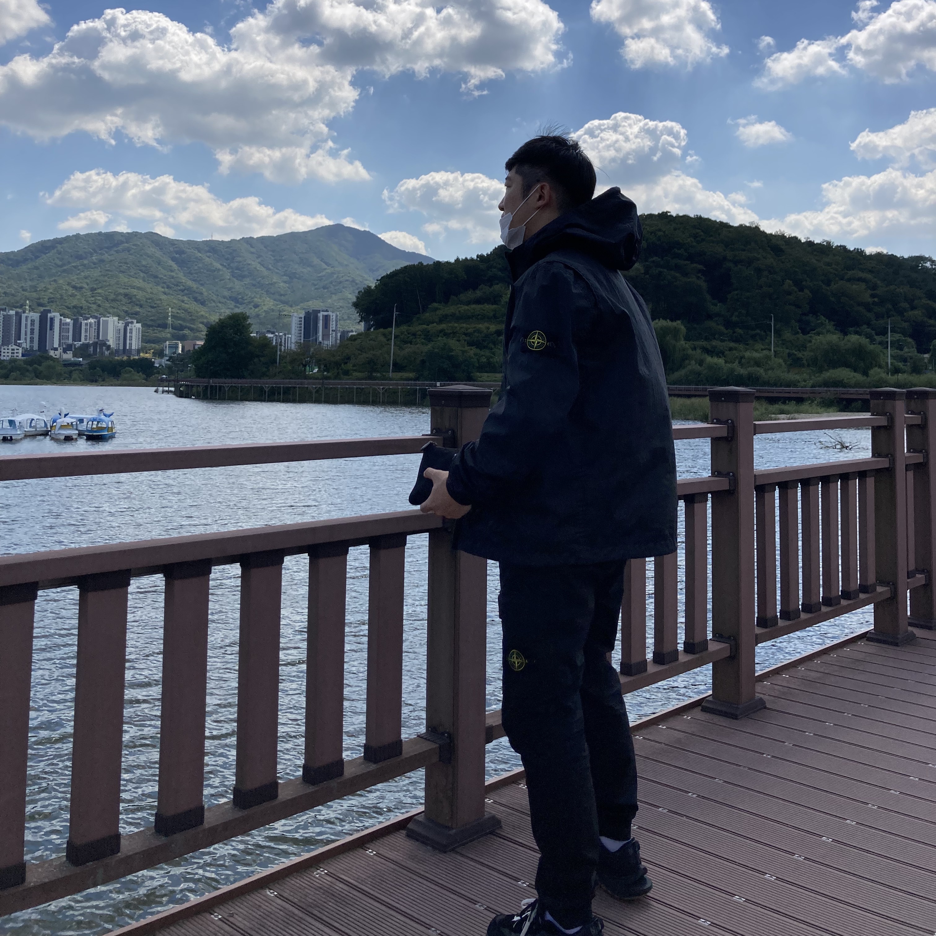 Stone Island 40523 Membrana 3L TC Jacket Black - 21SS, Stone Island 31303 Stretch Cotton Tela Paracadute Cargo Pants Black - 22SS 착용 스타일 - 1