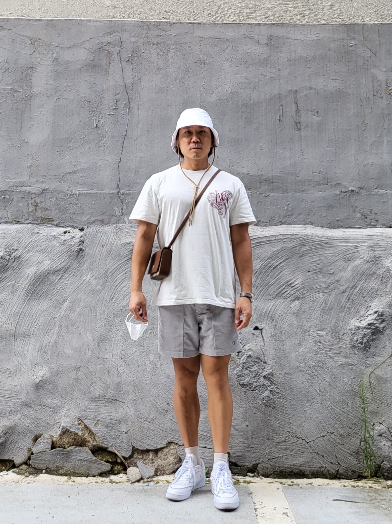 Nike x Jacquemus Bucket Hat White, Reebok x Maison Margiela Club C TL White 착용 스타일 - 1