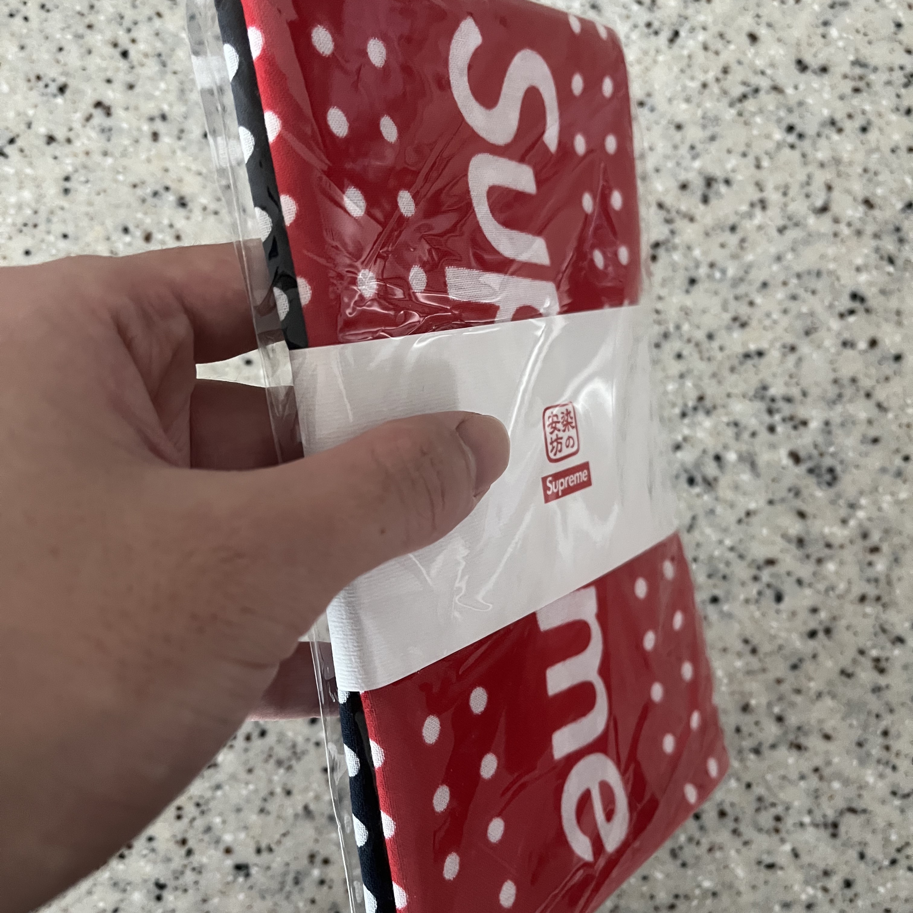 Supreme Tenugui Towel Multicolor (Set of 2) 착용 스타일