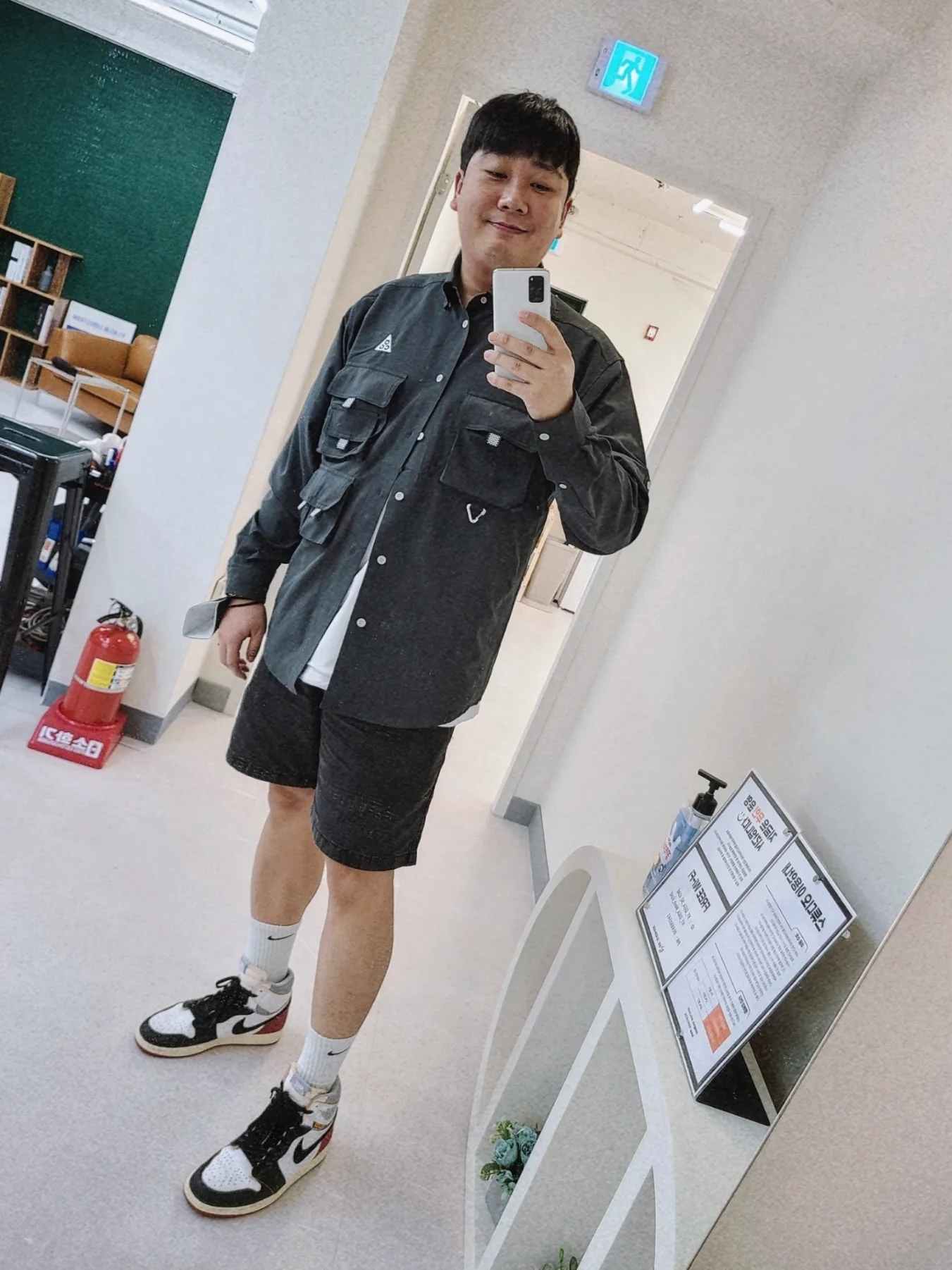 Jordan 1 x Union Retro High Black Toe, Nike ACG Dri-Fit UV Devastation Trail Shirt Dark Smoke Grey - Asia 착용 스타일