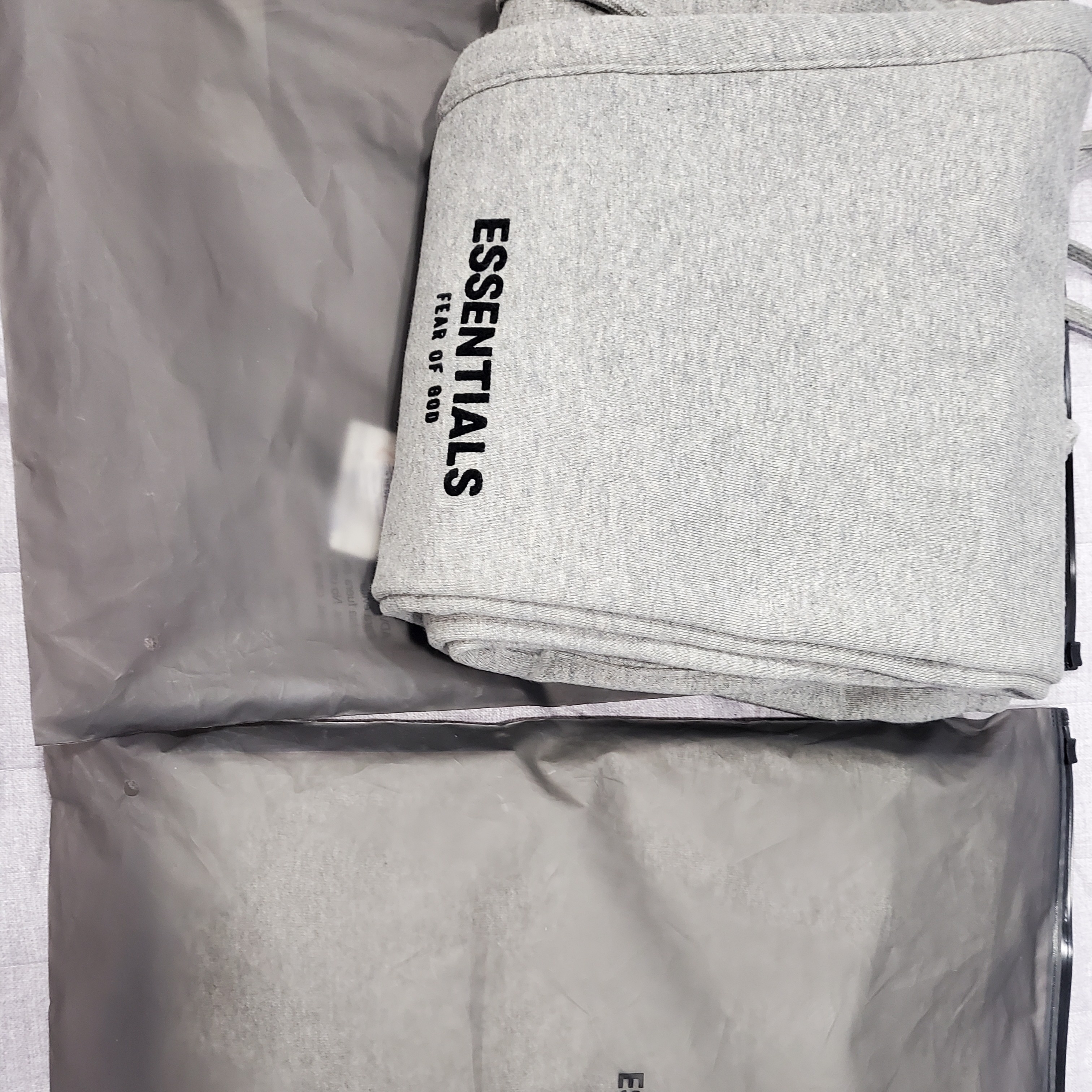 Essentials The Core Collection Crewneck Sweatshirt Dark Oatmeal 착용 스타일 - 2