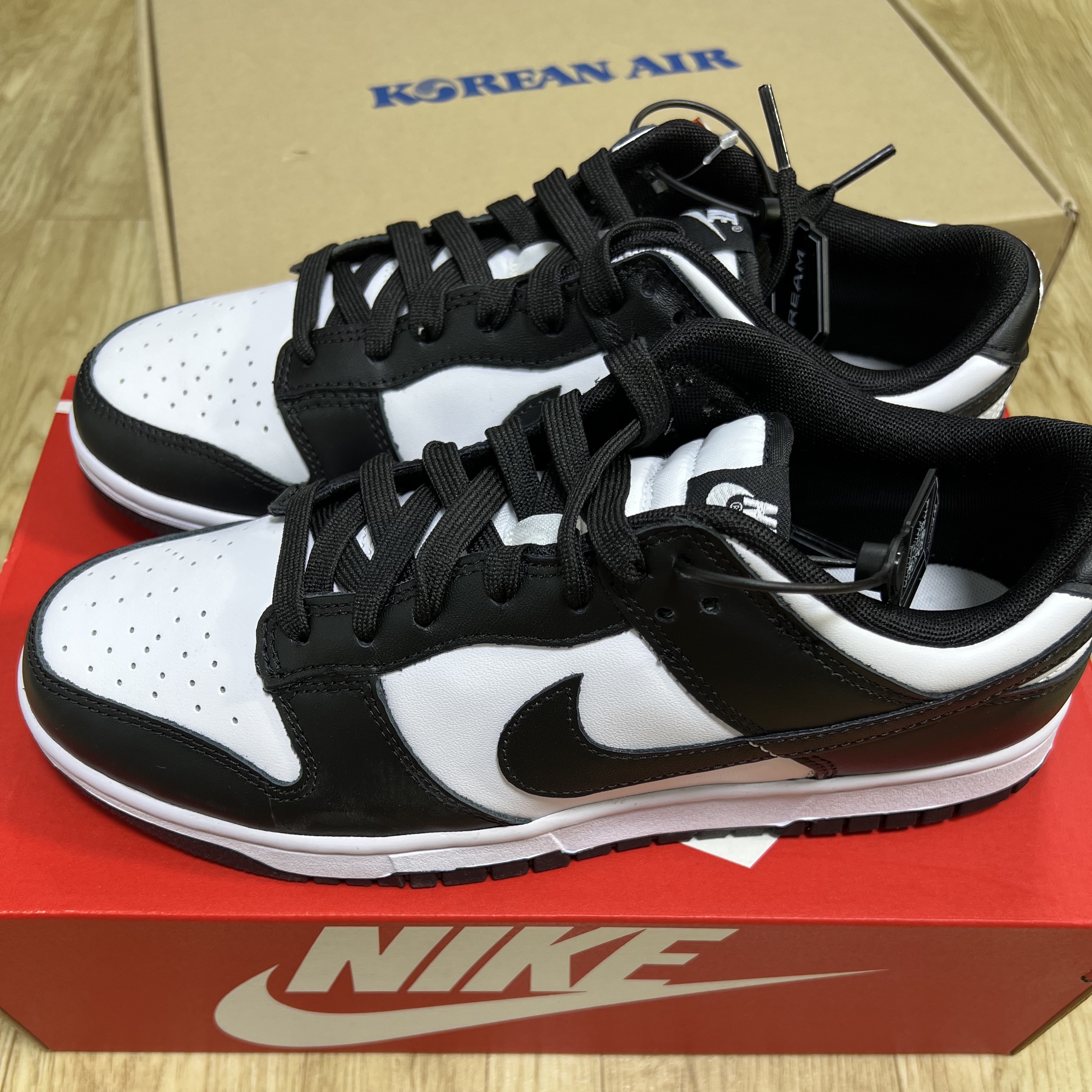 Nike Dunk Low Retro Black 착용 스타일