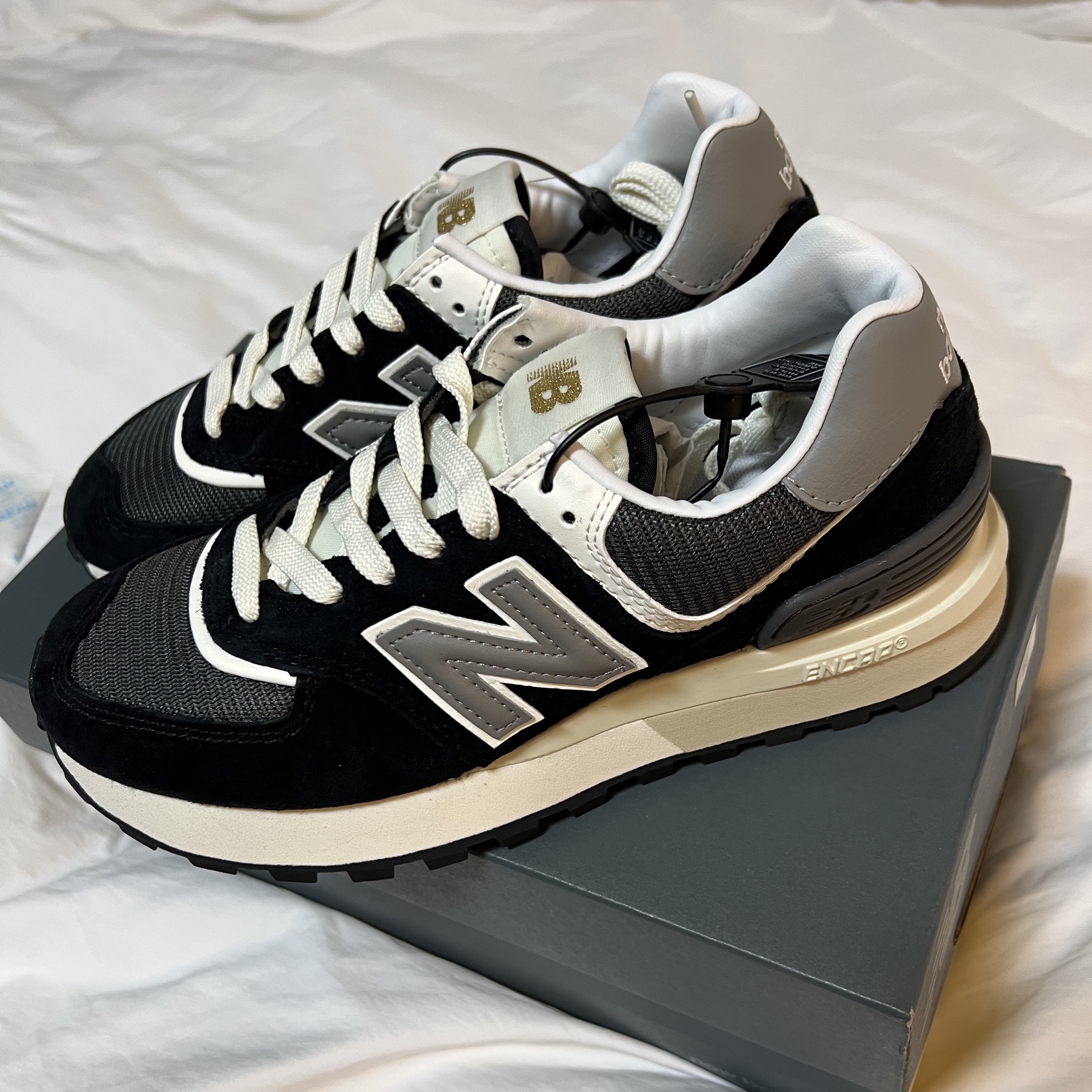 New Balance 574 Legacy Black 착용 스타일