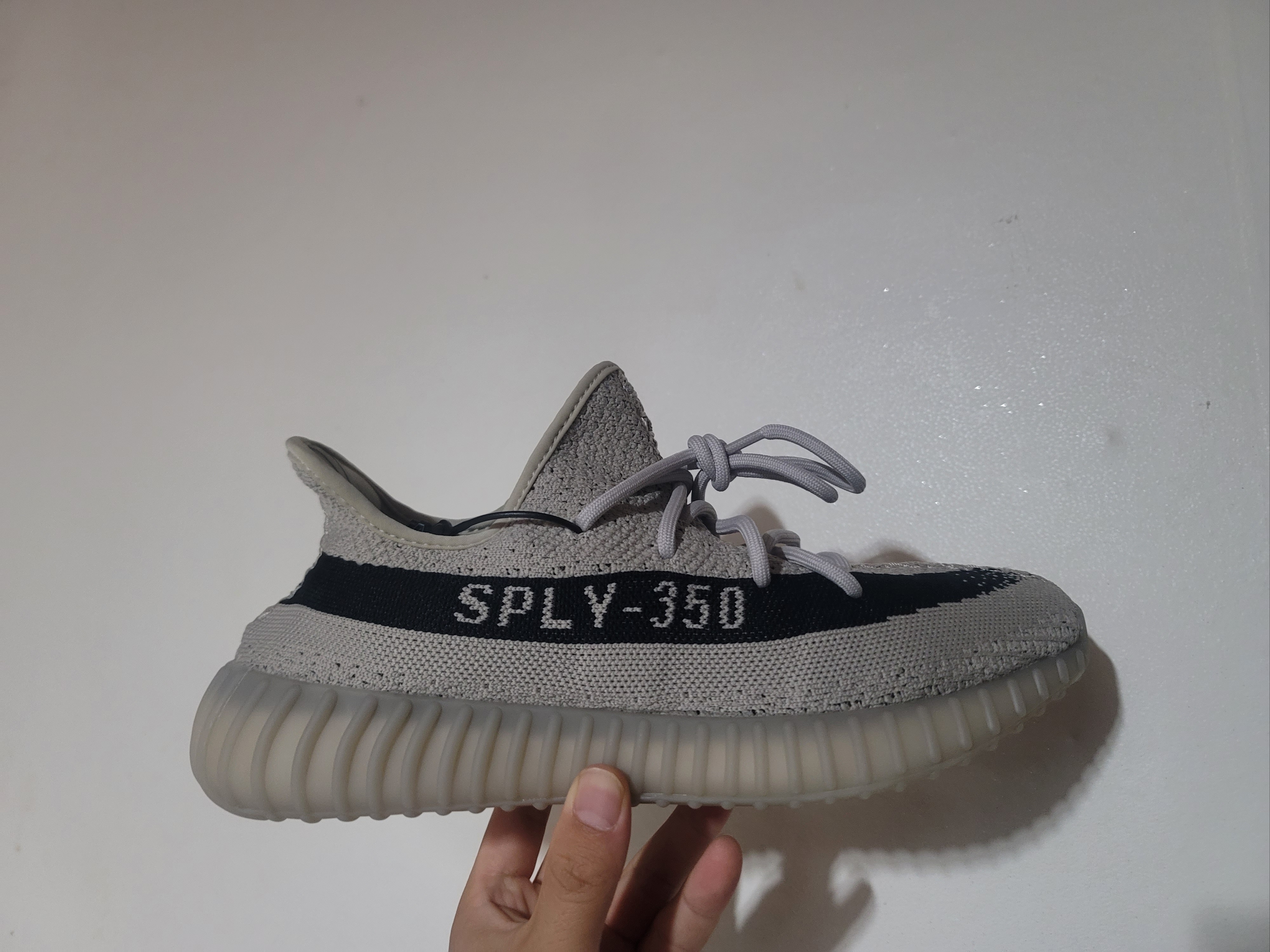 Adidas Yeezy Boost 350 V2 Slate Core Black 2022/2023 착용 스타일