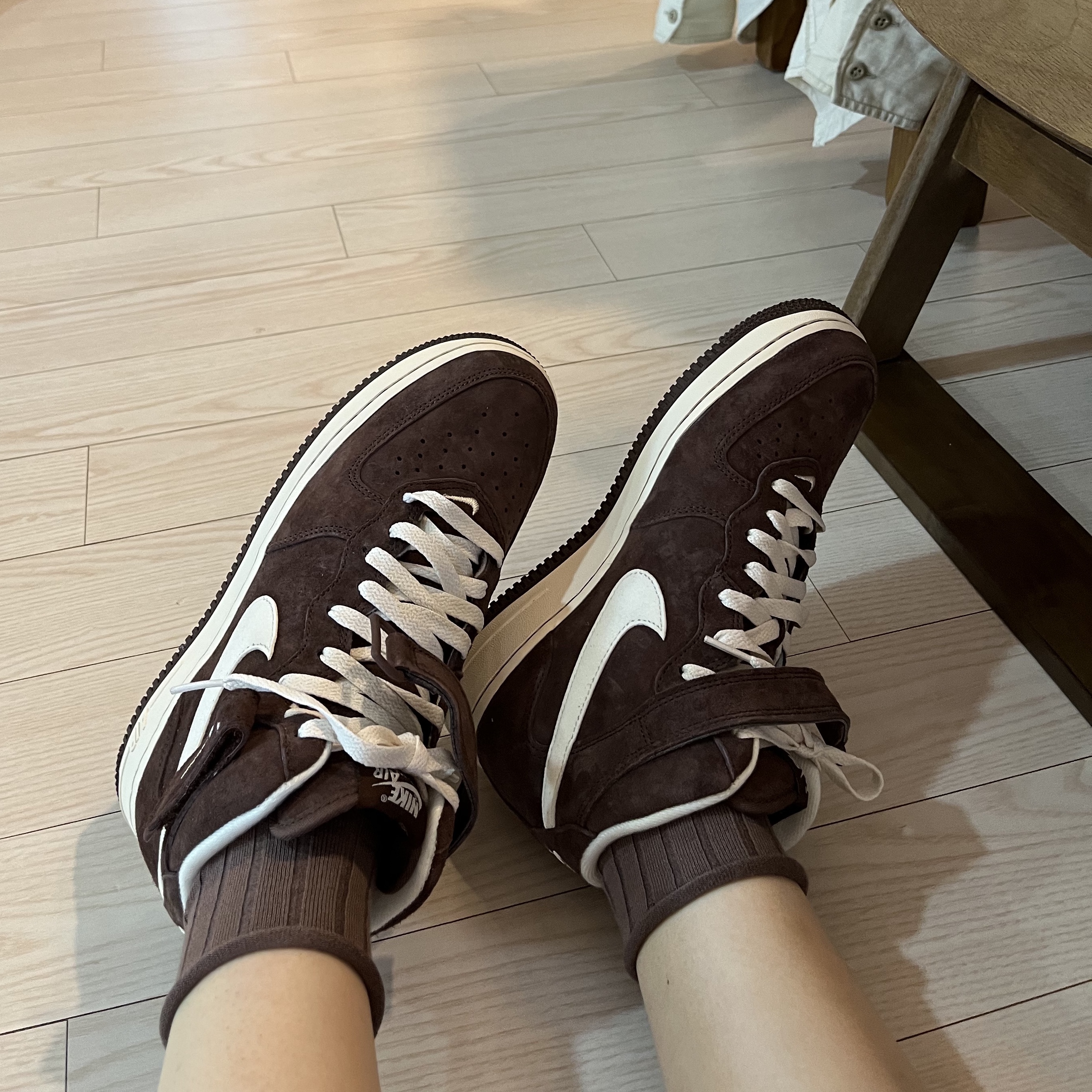 Nike Air Force 1 Mid '07 QS Chocolate 착용 스타일