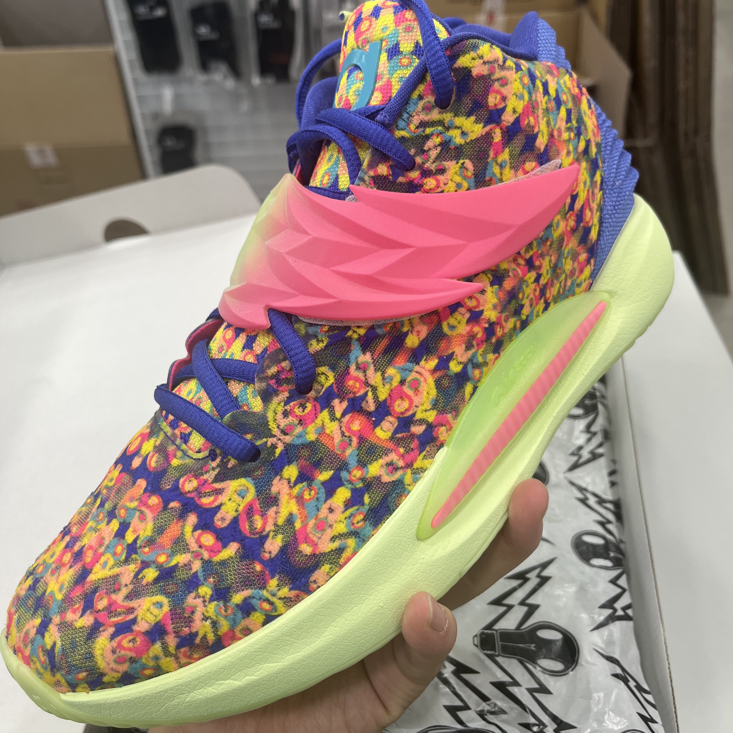 Nike KD 14 EP Ron English 1 착용 스타일