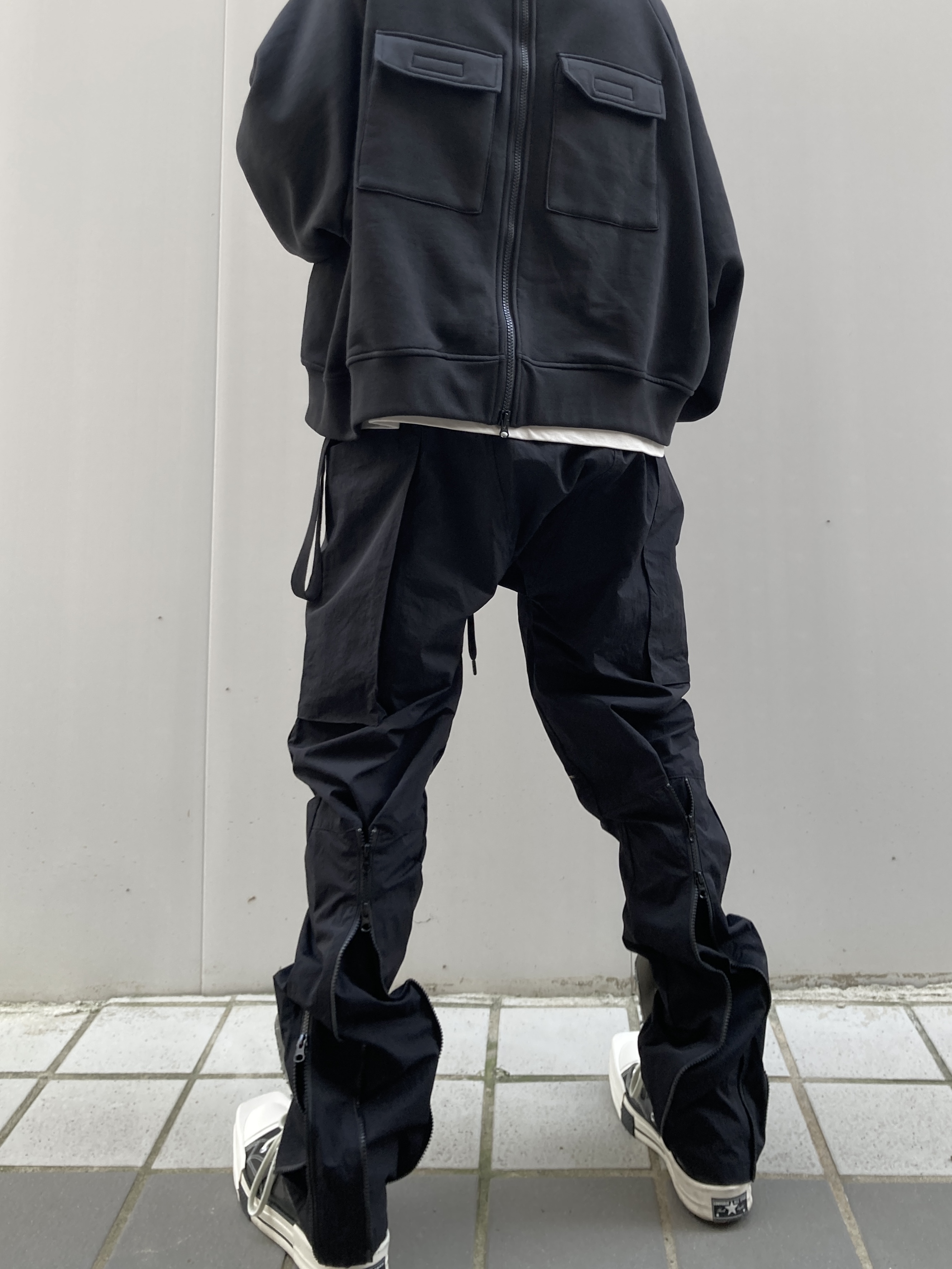 Converse x Drkshdw Turbodrk Chuck 70 Hi Black Lacquered Denim 착용 스타일 - 5
