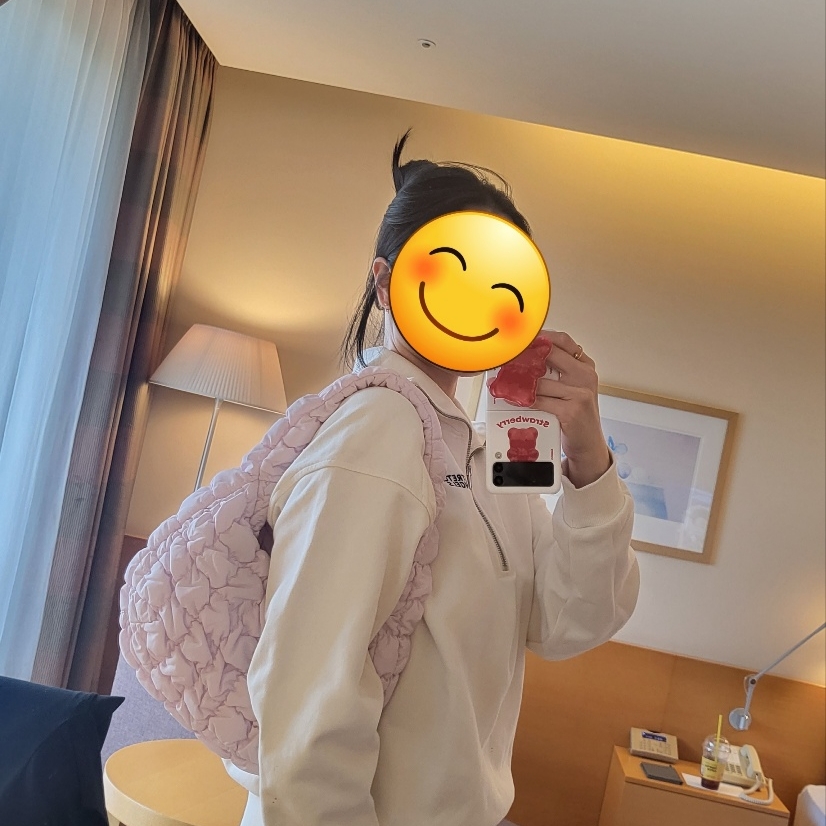 COS Quilted Mini Bag Light Pink 착용 스타일