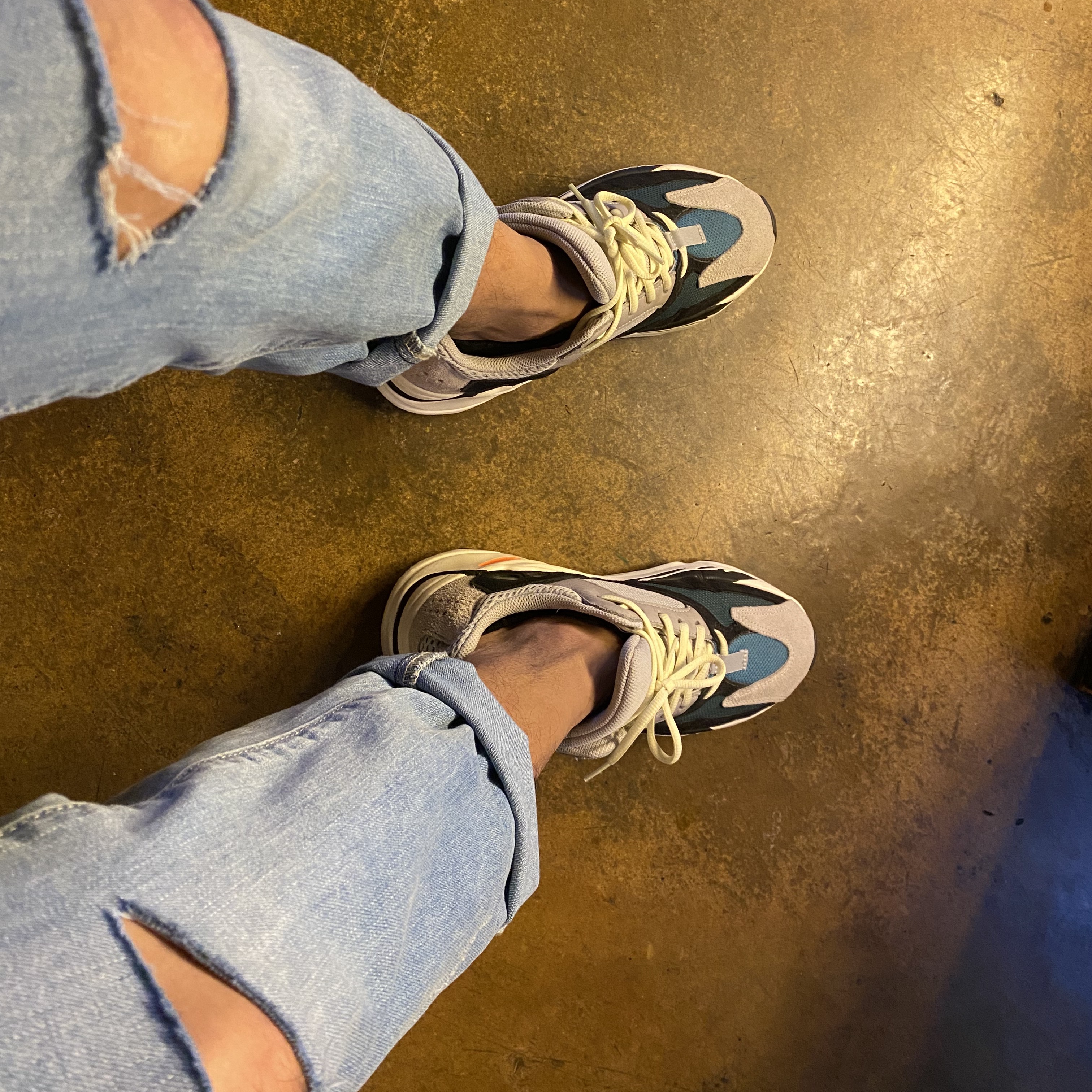 Adidas Yeezy Boost 700 Wave Runner Solid Grey 2017/2019 착용 스타일 - 1