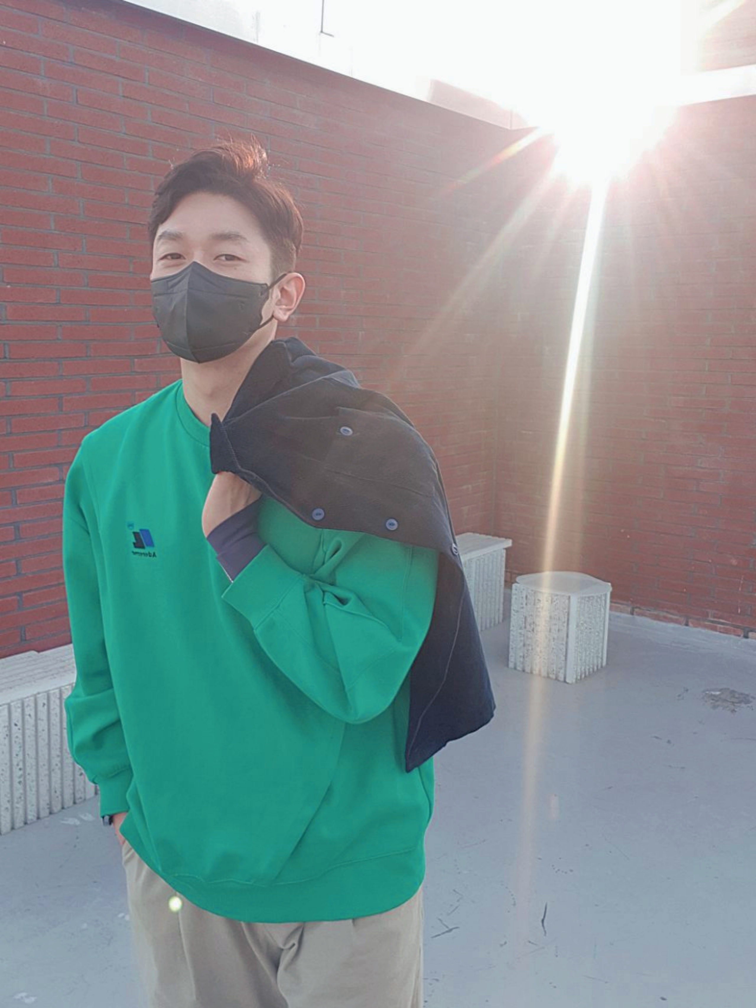 Zara x Ader Error Oversize Sweatshirt Green 착용 스타일 - 2