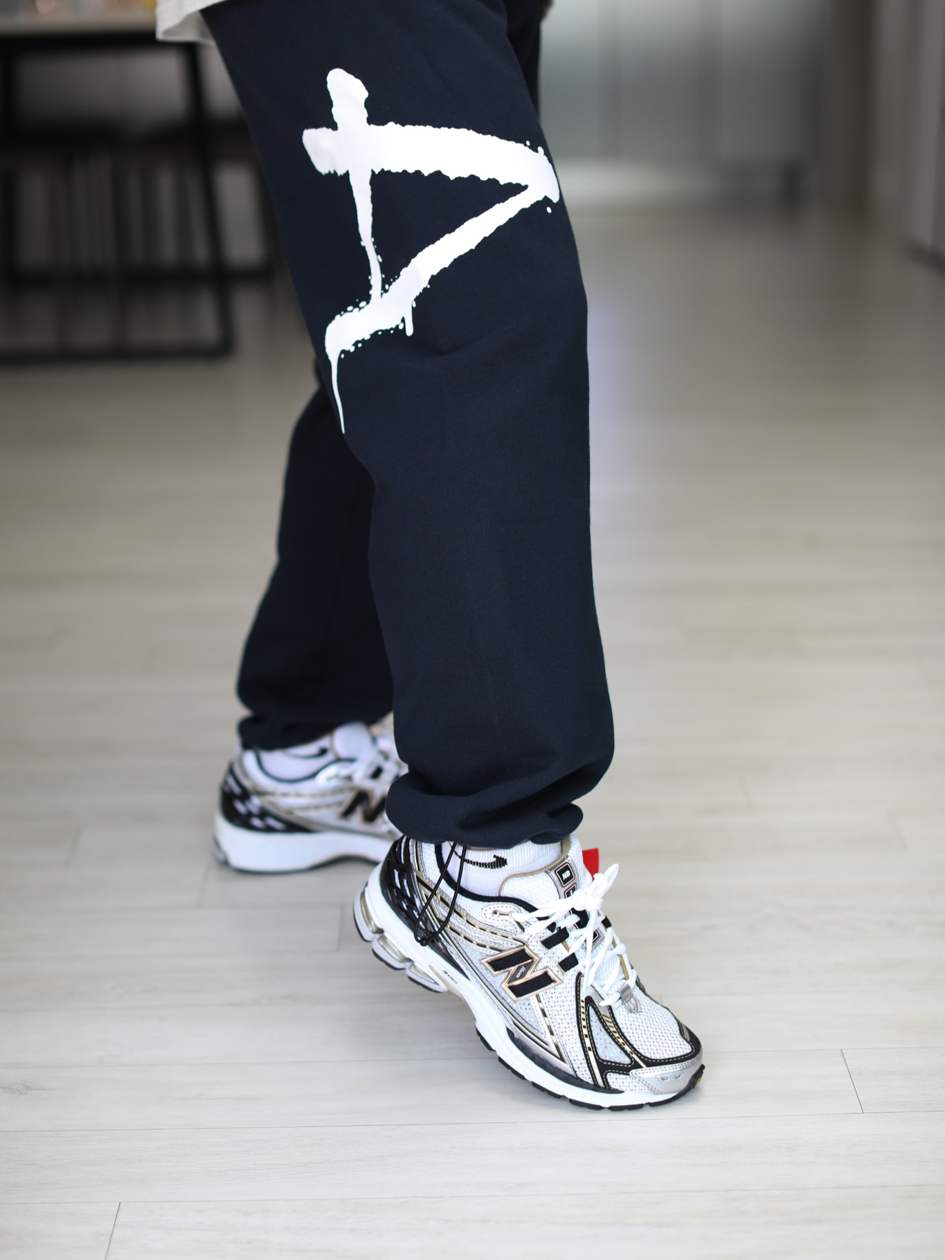 New Balance 1906R White Gold 착용 스타일 - 1