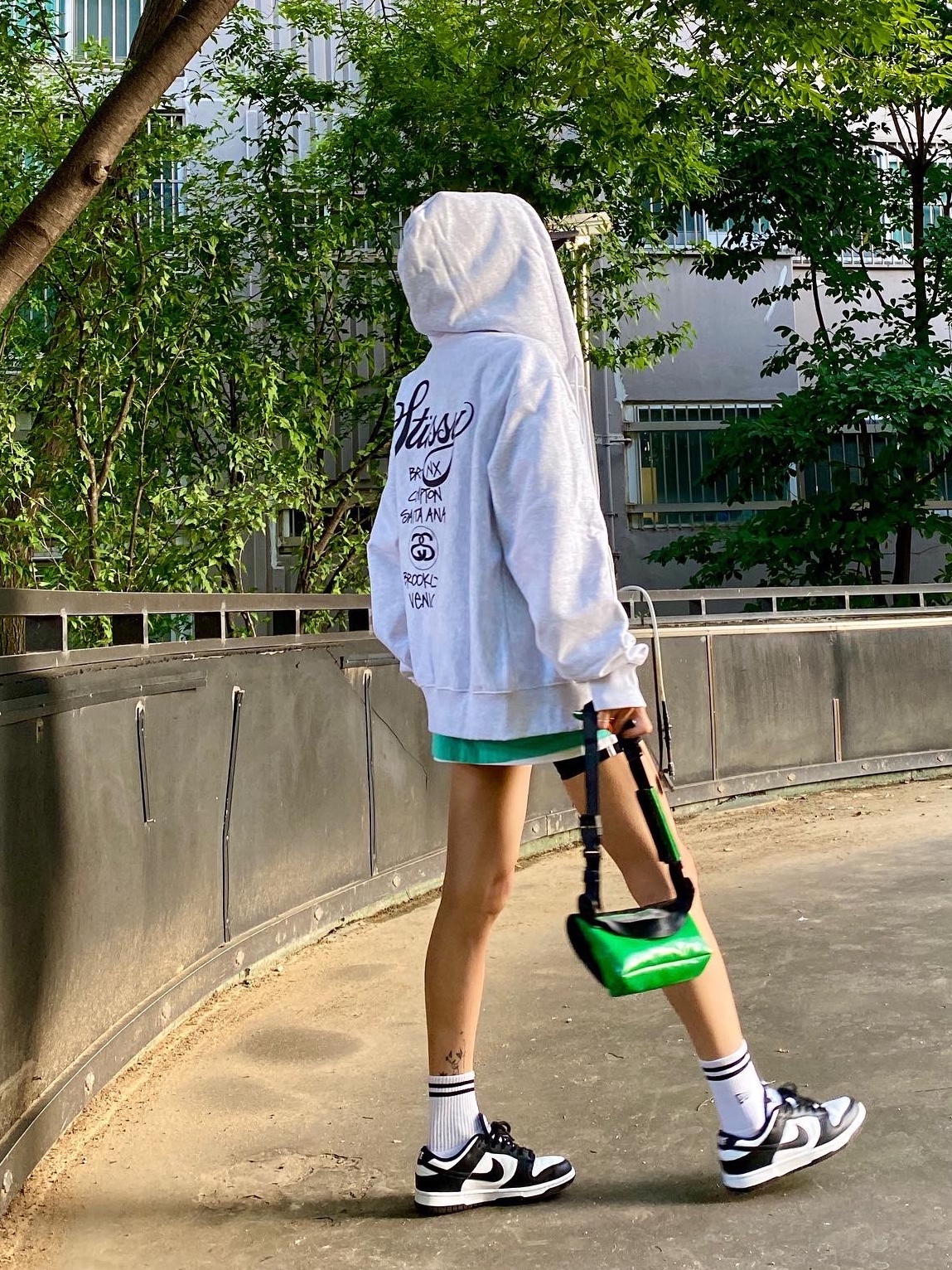 Stussy Big Link T-Shirt Green, Stussy World Tour Zip Hoodie Ash Heather 2022 착용 스타일 - 2