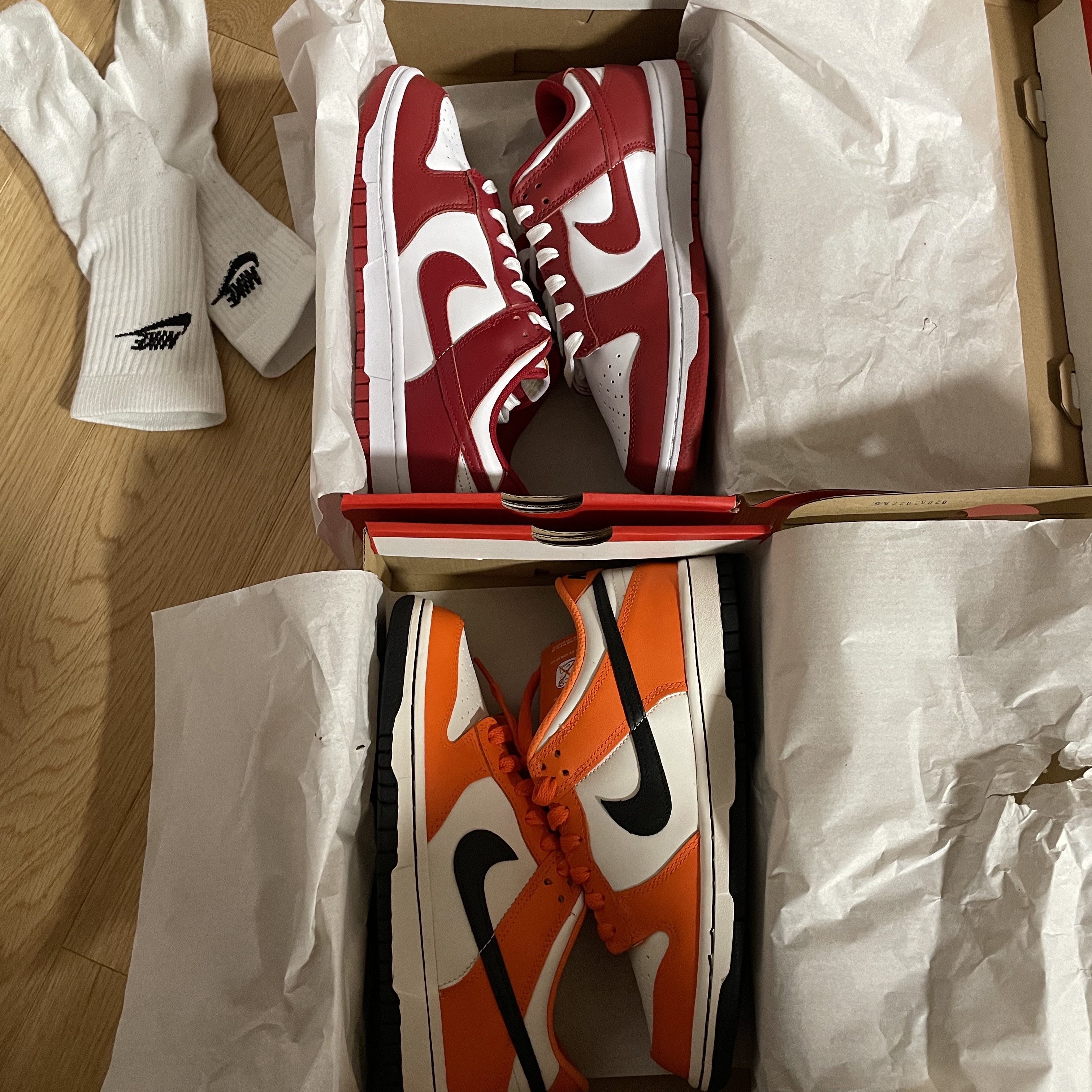 Nike Dunk Low Retro Gym Red, (GS) Nike Dunk Low Safety Orange 착용 스타일