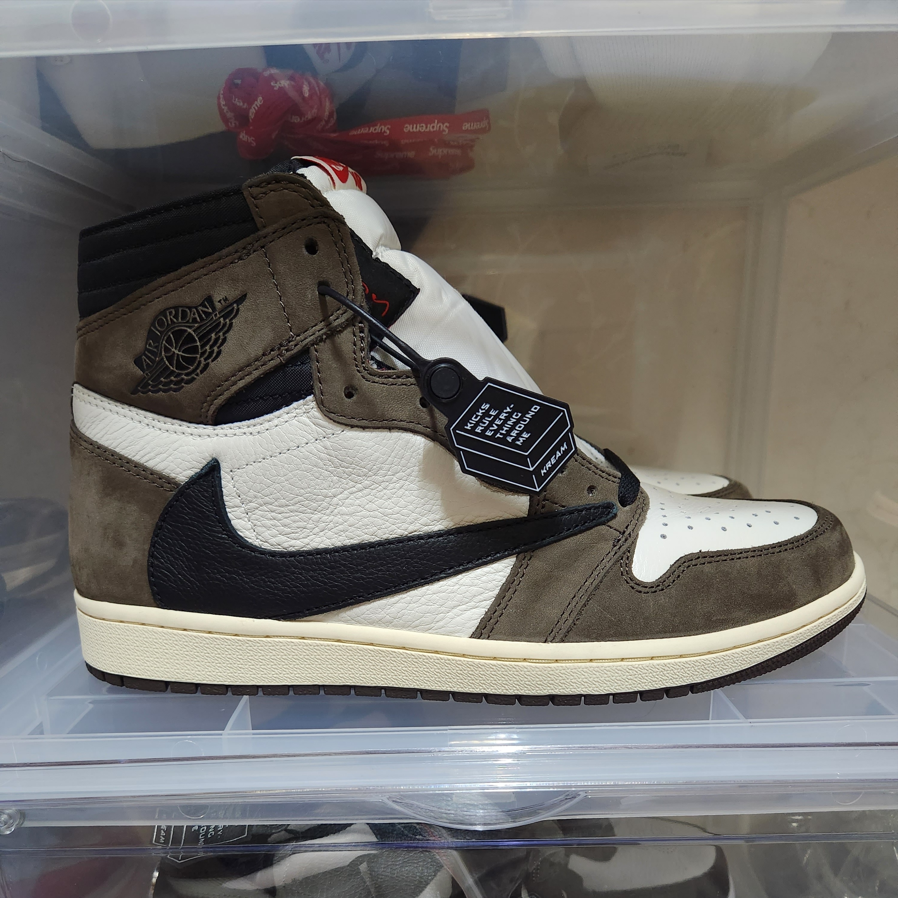 Jordan 1 x Travis Scott Retro High OG SP Mocha, New Balance 992 Made in USA Grey - D Standard 착용 스타일 - 1
