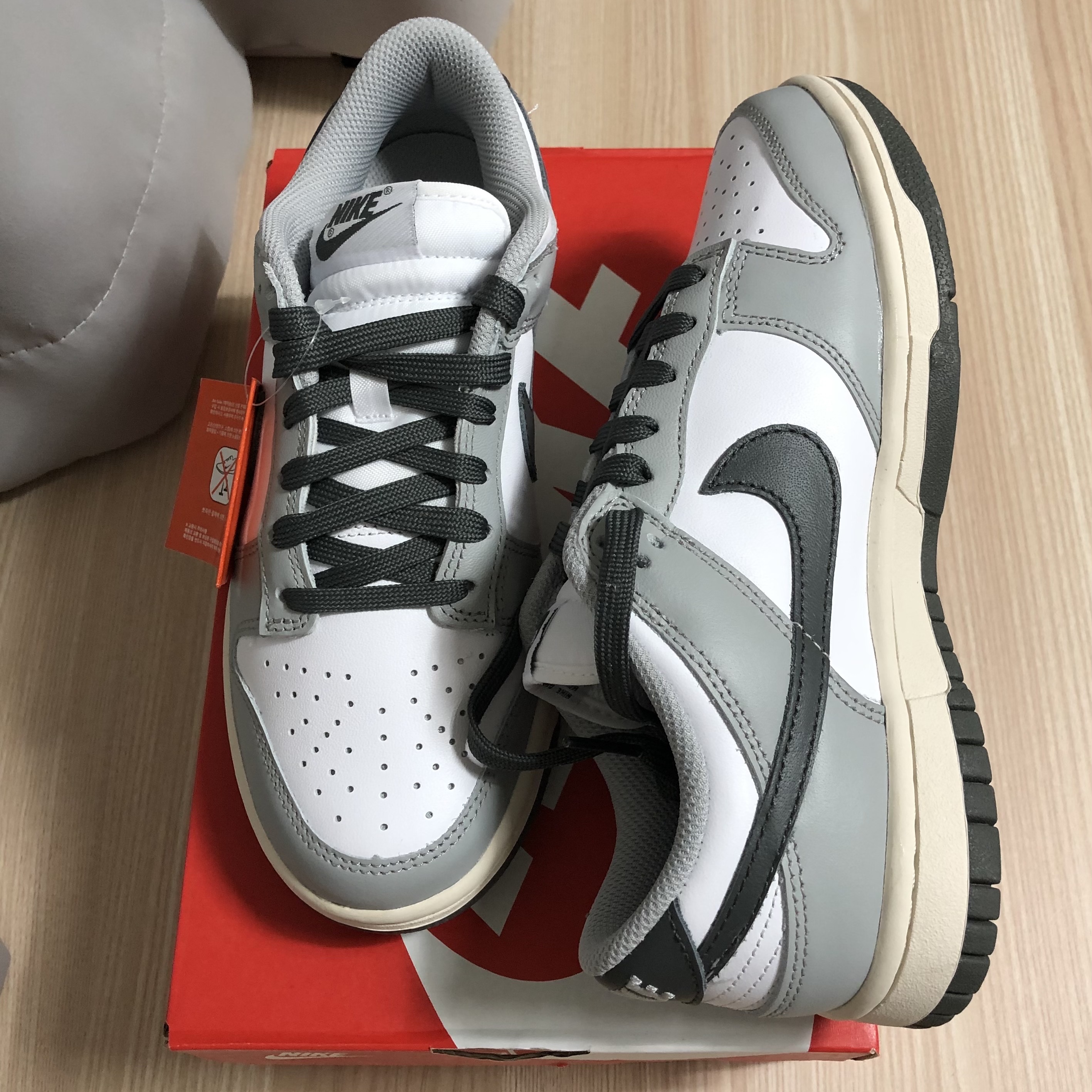 (W) Nike Dunk Low Light Smoke Grey 착용 스타일