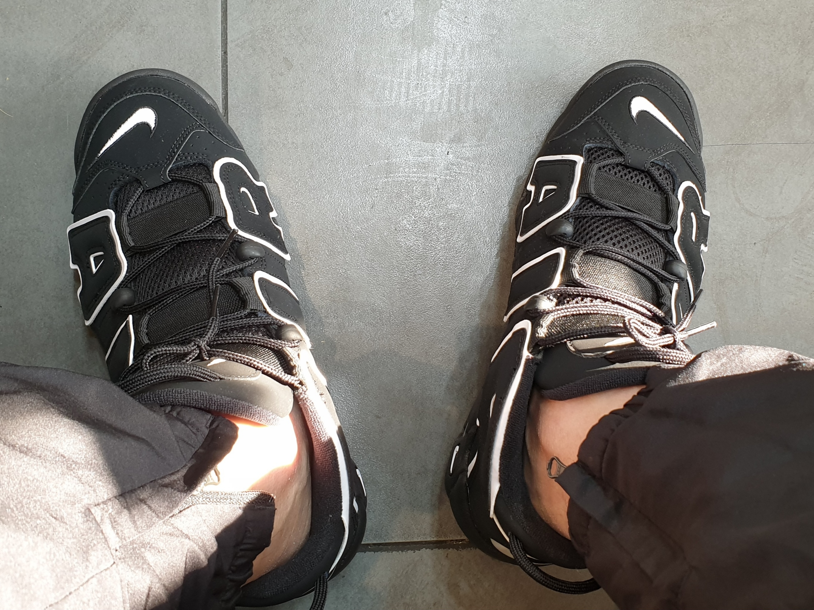 Nike Air More Uptempo Black White 2020 착용 스타일