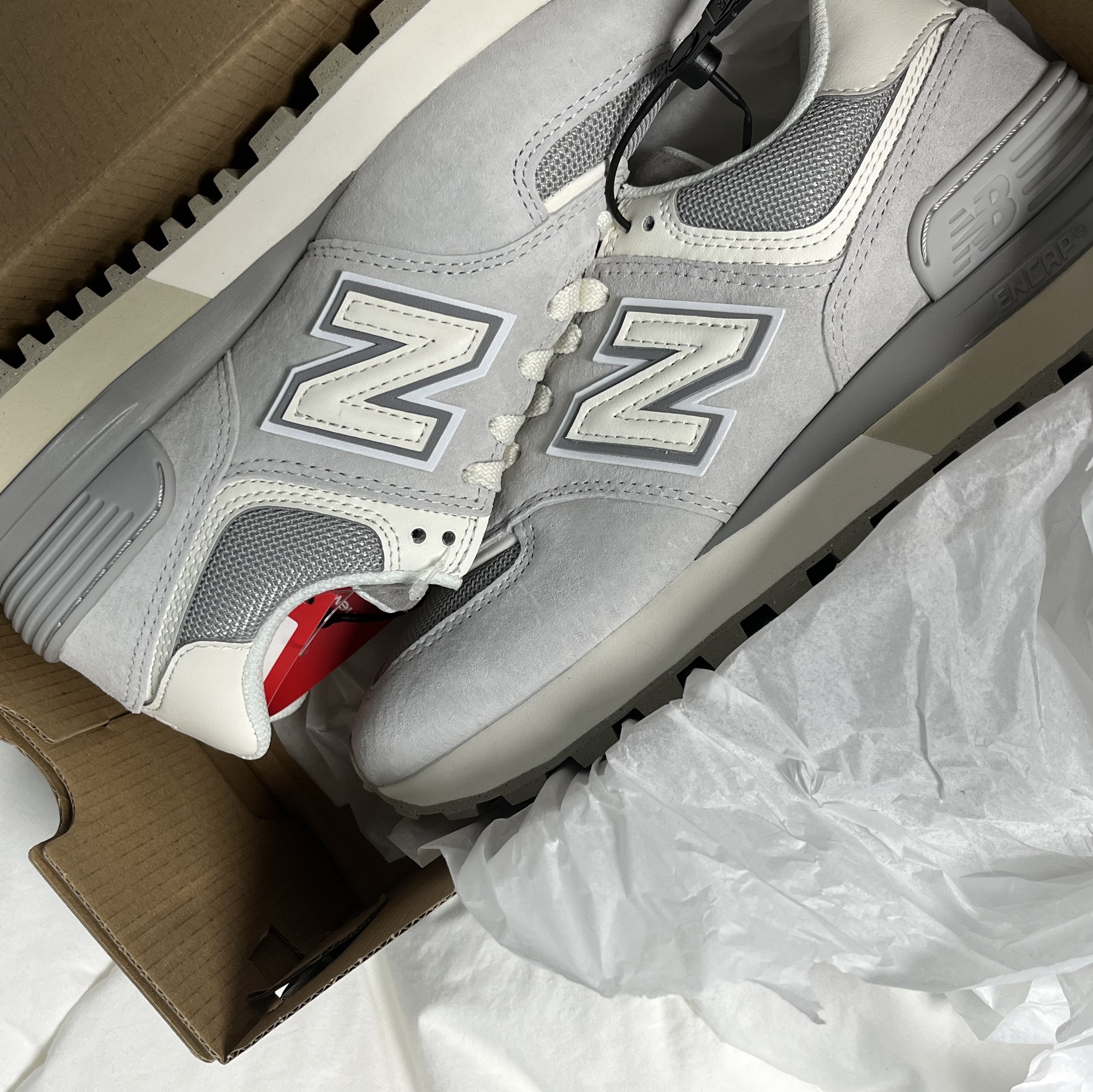 New Balance 574 Legacy Grey Sea Salt 착용 스타일 - 2