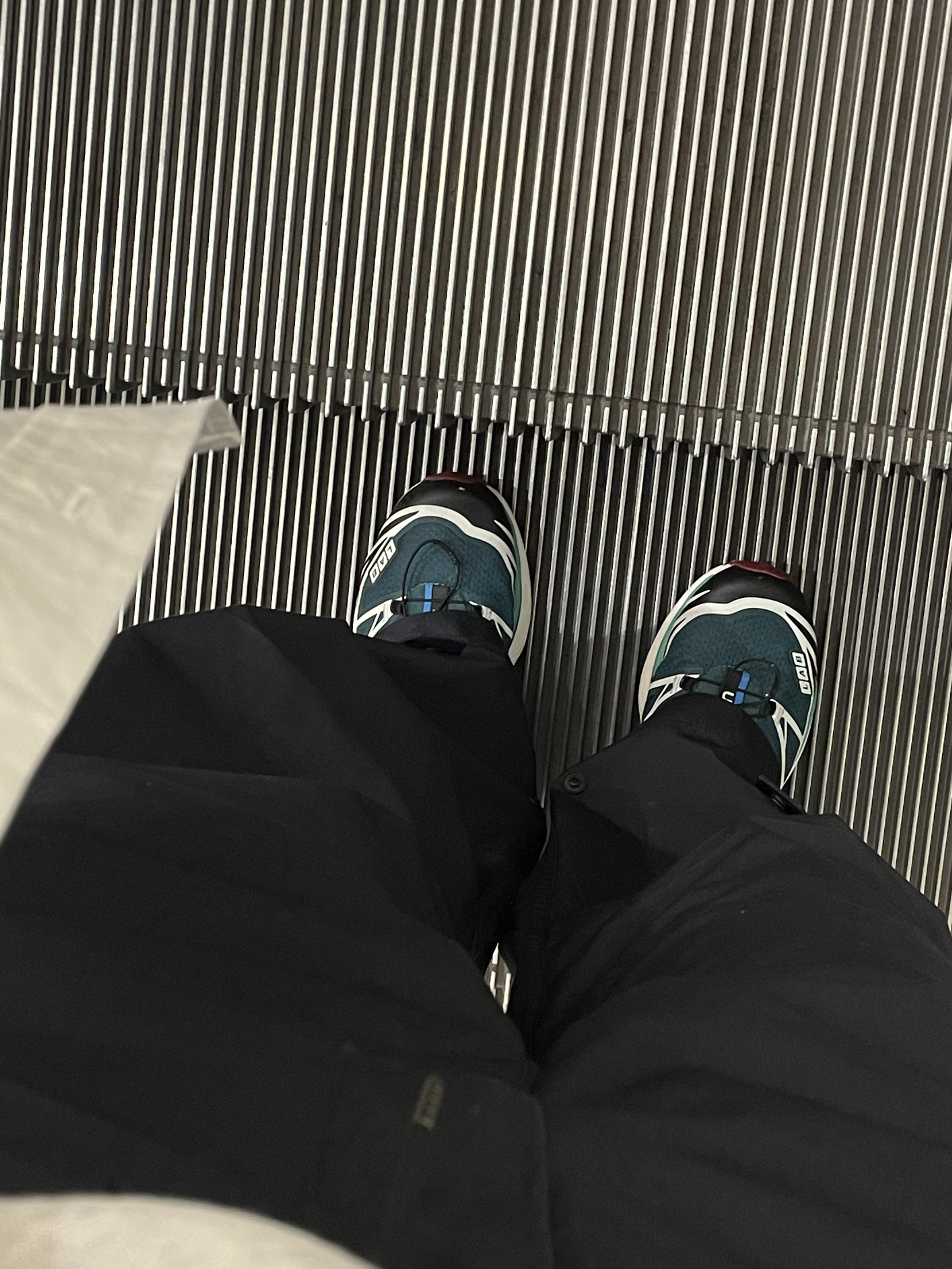 Salomon XT-6 Deep Teal 착용 스타일 - 1