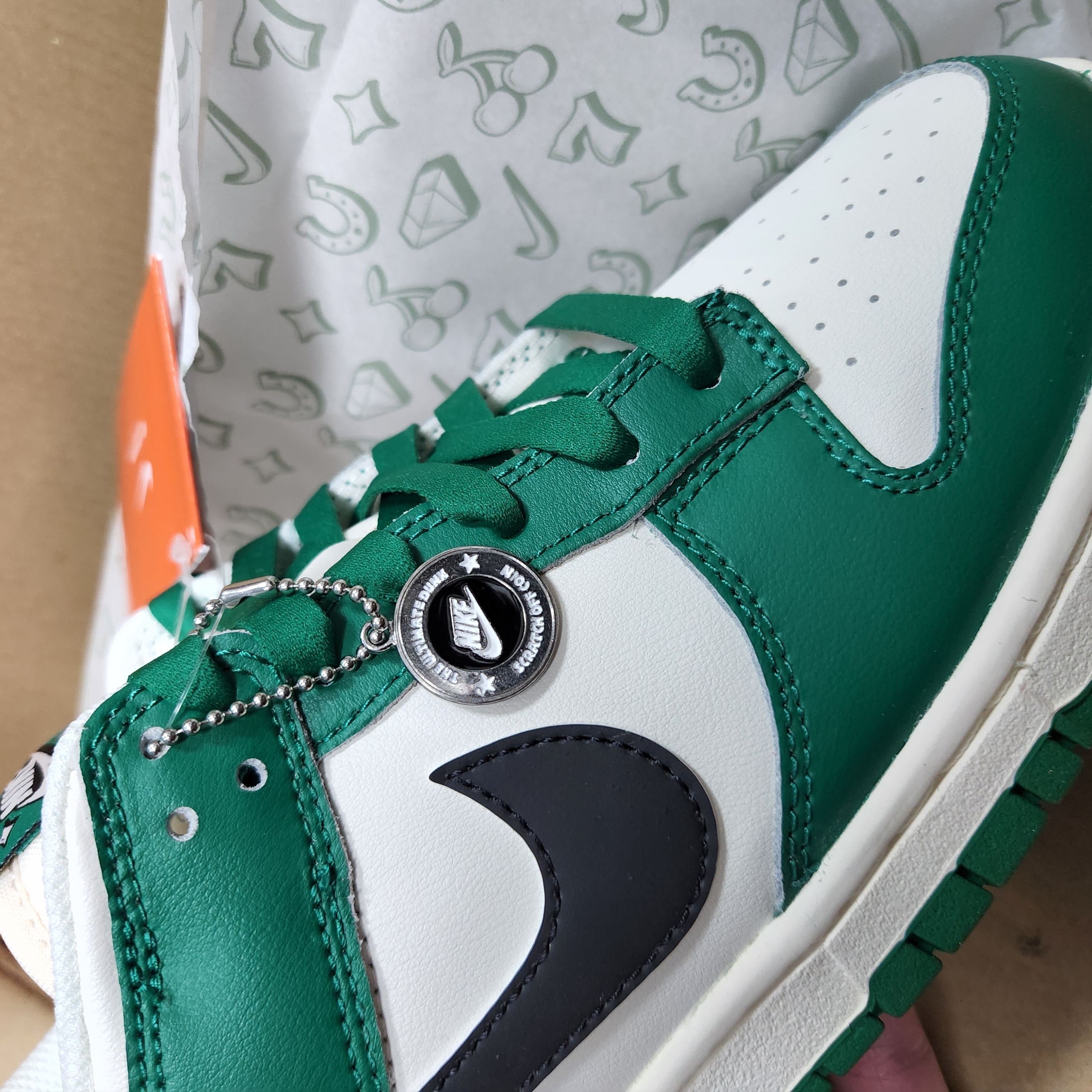 Nike Dunk Low Retro SE Jackpot Malachite 착용 스타일