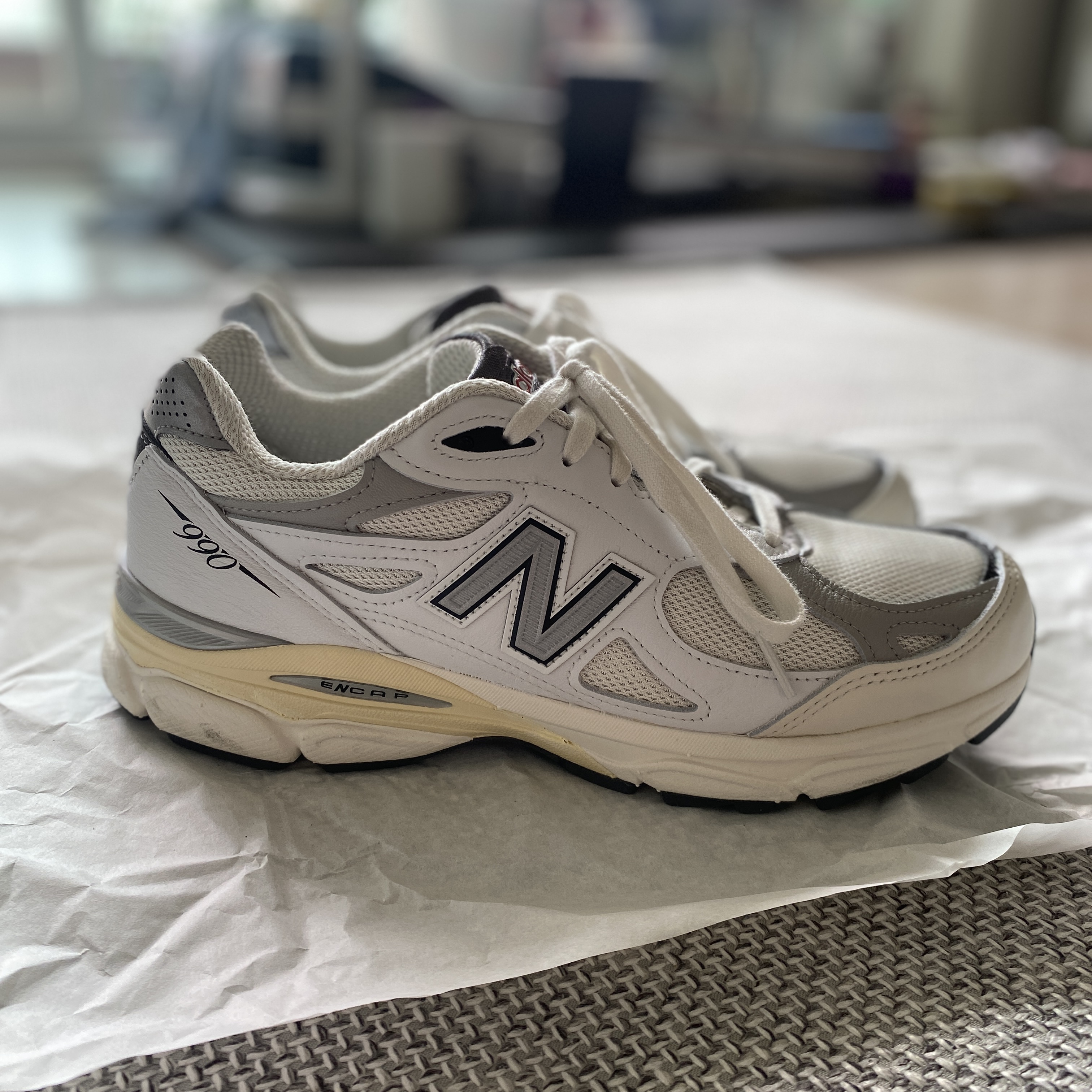 New Balance 990v3 Made in USA Sea Salt 착용 스타일 - 3