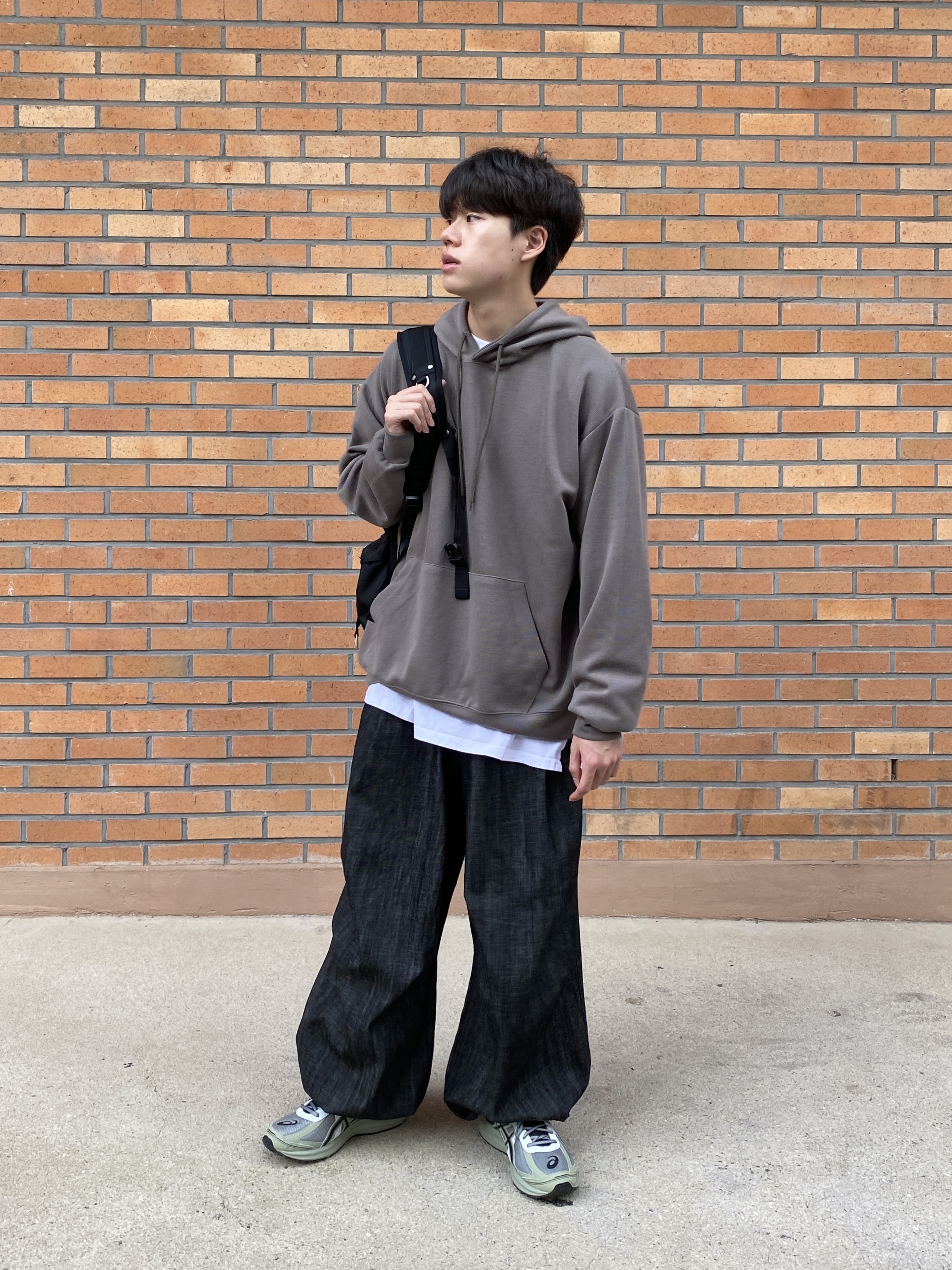 Asics Jog 100 S Sheet Rock - 2E Wide 착용 스타일