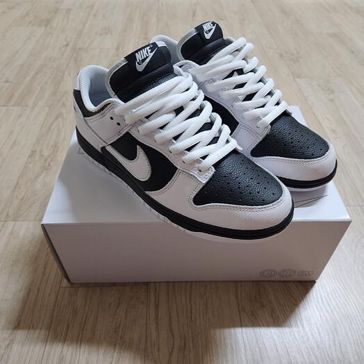 Nike Dunk Low Retro Black, Nike Dunk Low Retro Black White 착용 스타일 - 1
