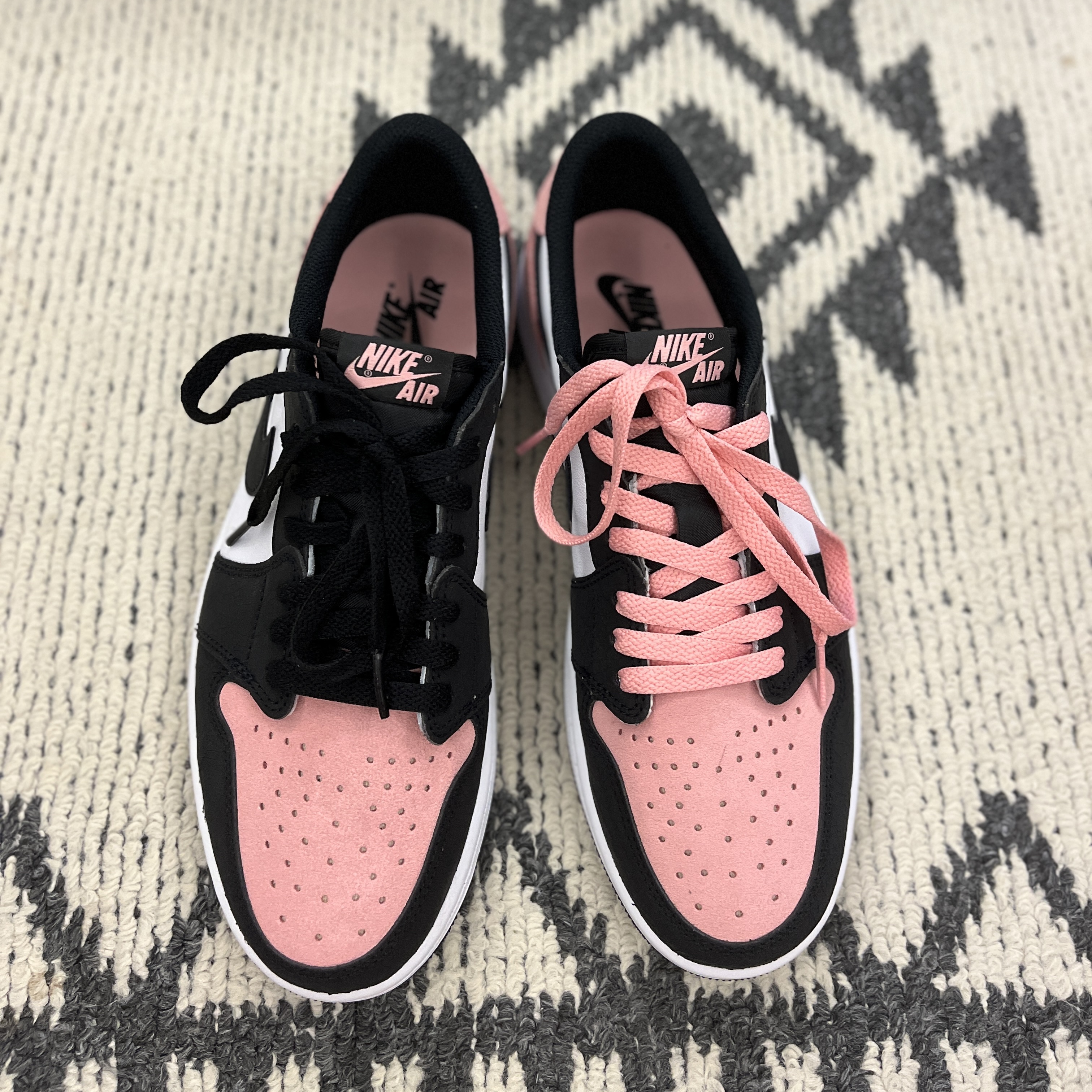 Jordan 1 Retro Low OG Bleached Coral 착용 스타일