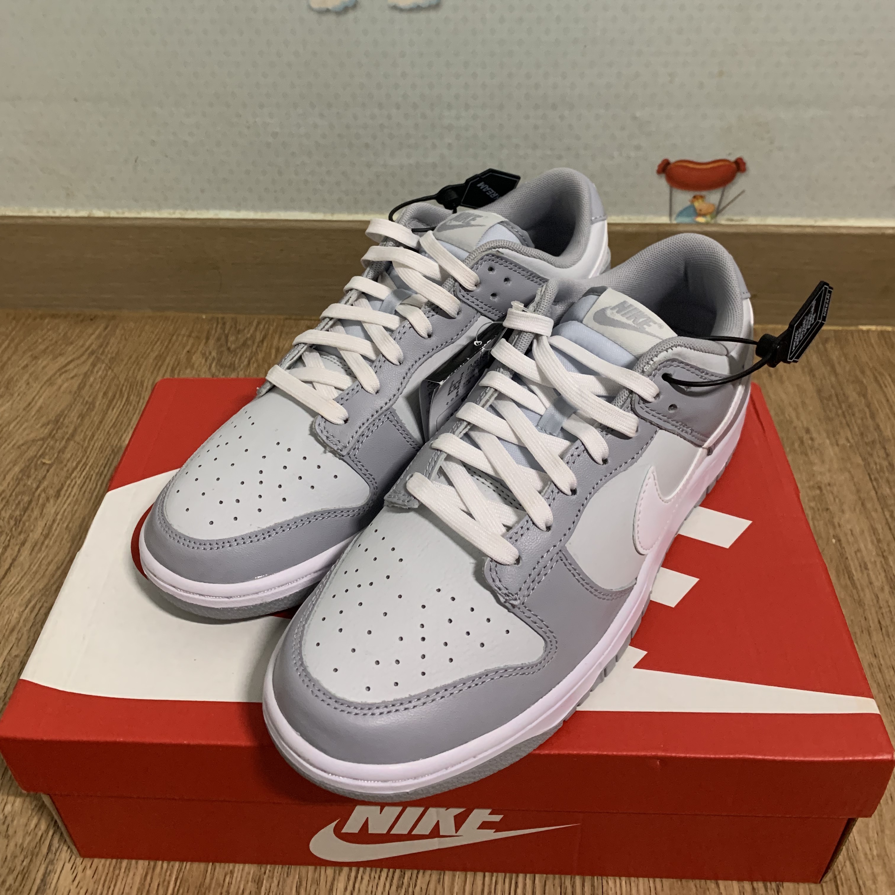 Nike Dunk Low Retro Wolf Grey 착용 스타일 - 4