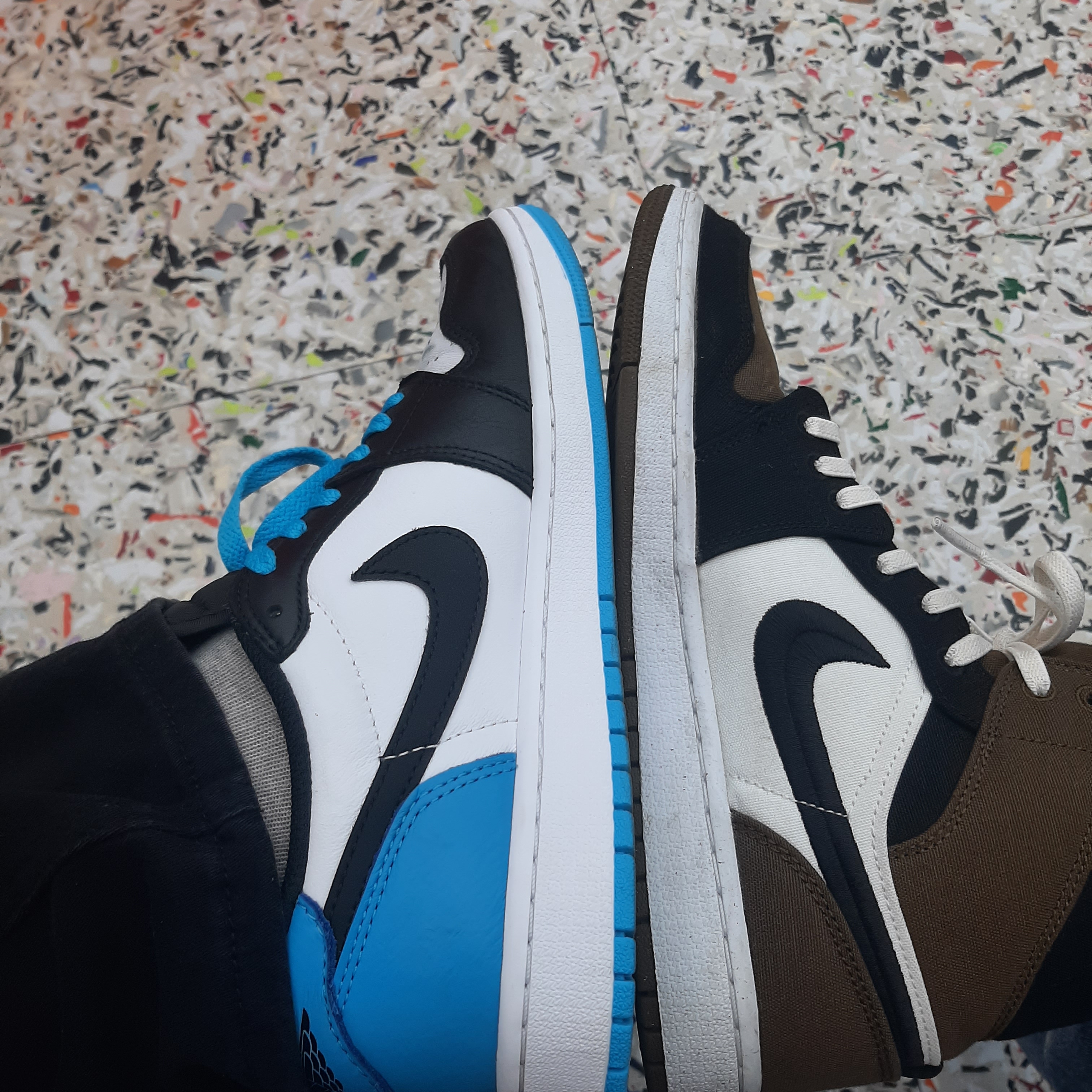 Jordan 1 Retro Low OG Black and Dark Powder Blue 착용 스타일