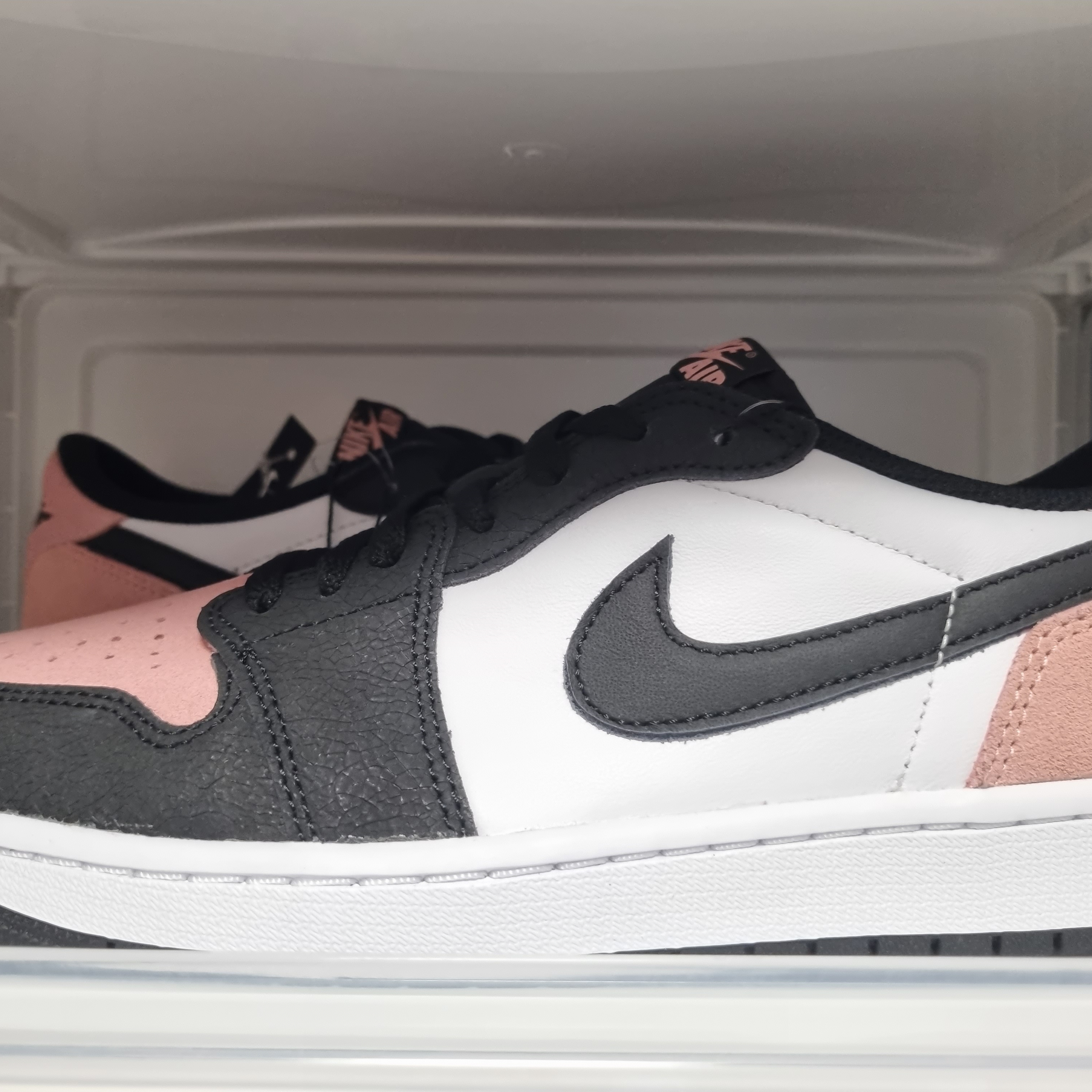 Jordan 1 Retro Low OG Bleached Coral 착용 스타일