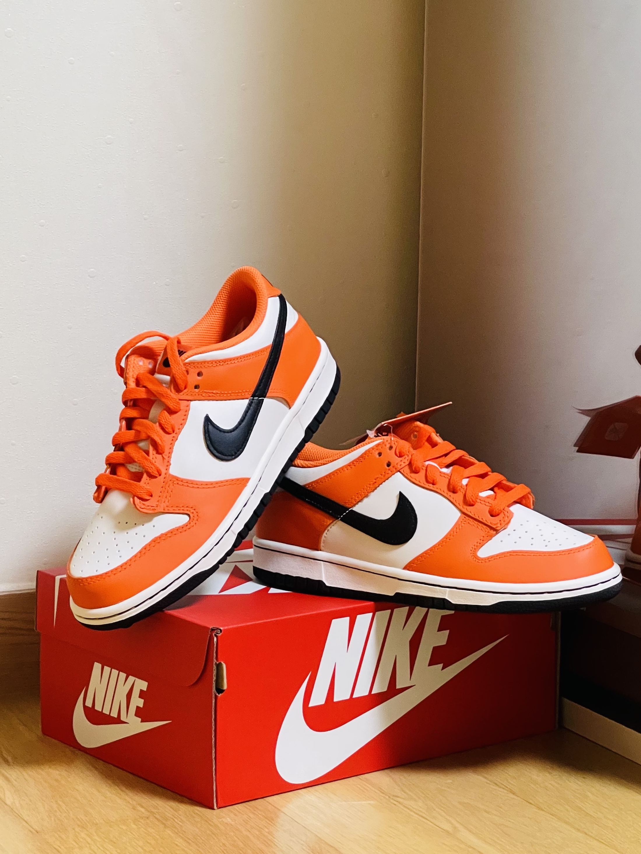 (GS) Nike Dunk Low Safety Orange 착용 스타일