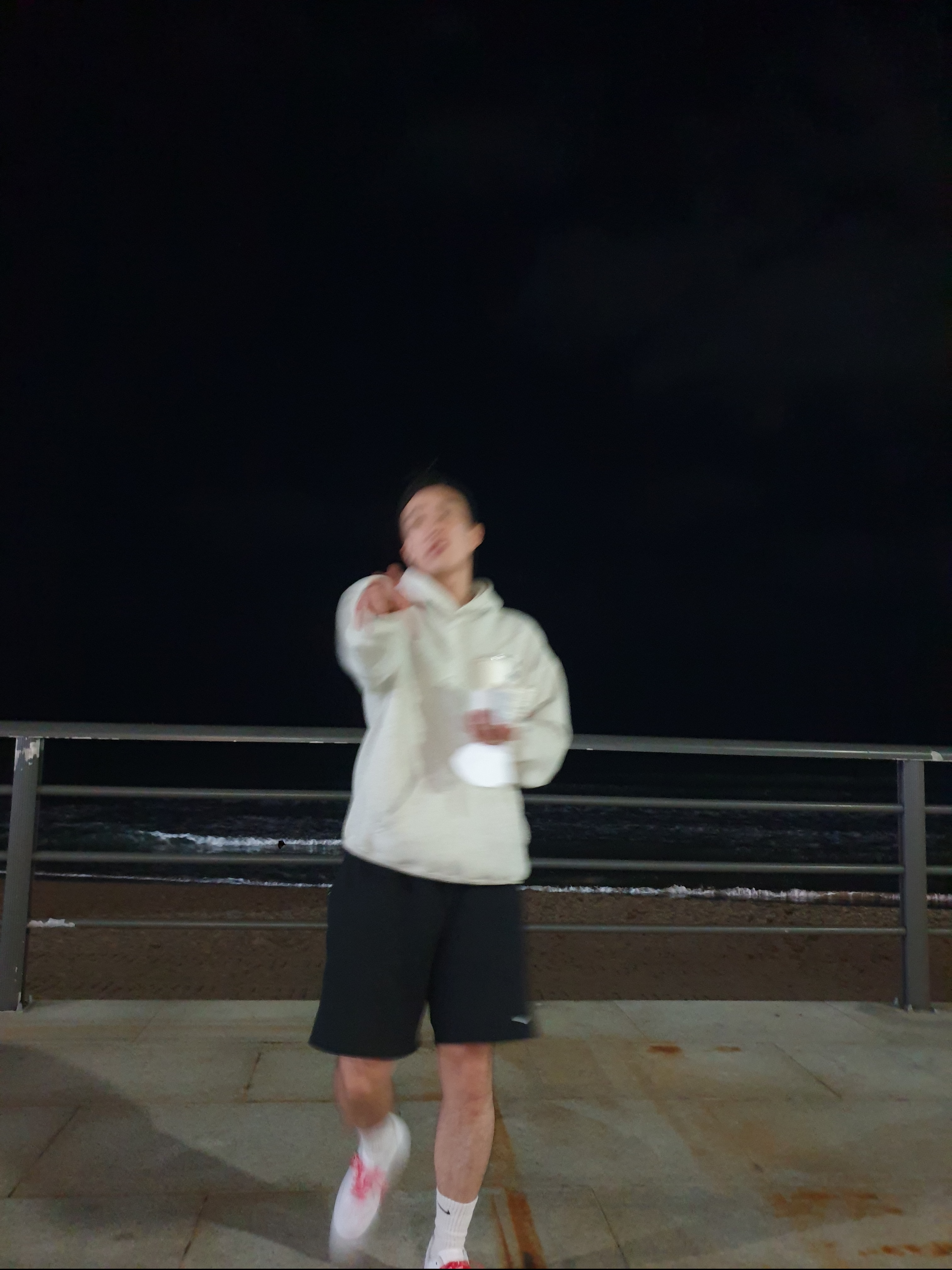 IAB Studio Hoodie Light Gray, Nike NRG Solo Swoosh Fleece Shorts Black - Asia 착용 스타일 - 2